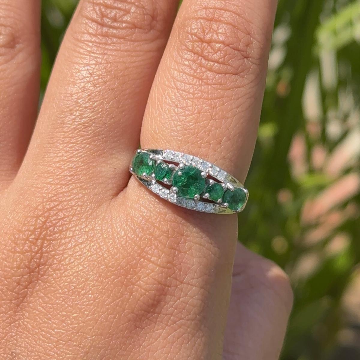 For Sale:  Emerald Diamond Birthstone Engagement Ring for Her Gift in 925 Sterling Silver 4