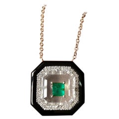 Halskette mit Anhänger aus Smaragd, Diamant, schwarzem Onyx und Bergkristall