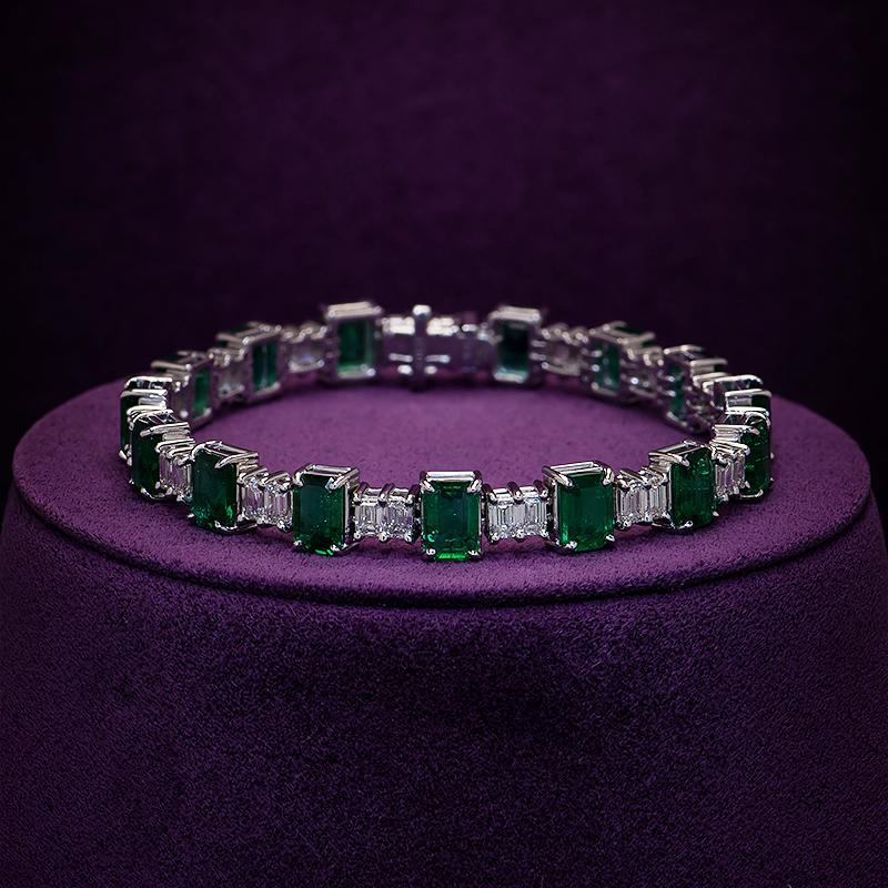 Bracelet émeraude et diamants Neuf - En vente à Montréal, CA