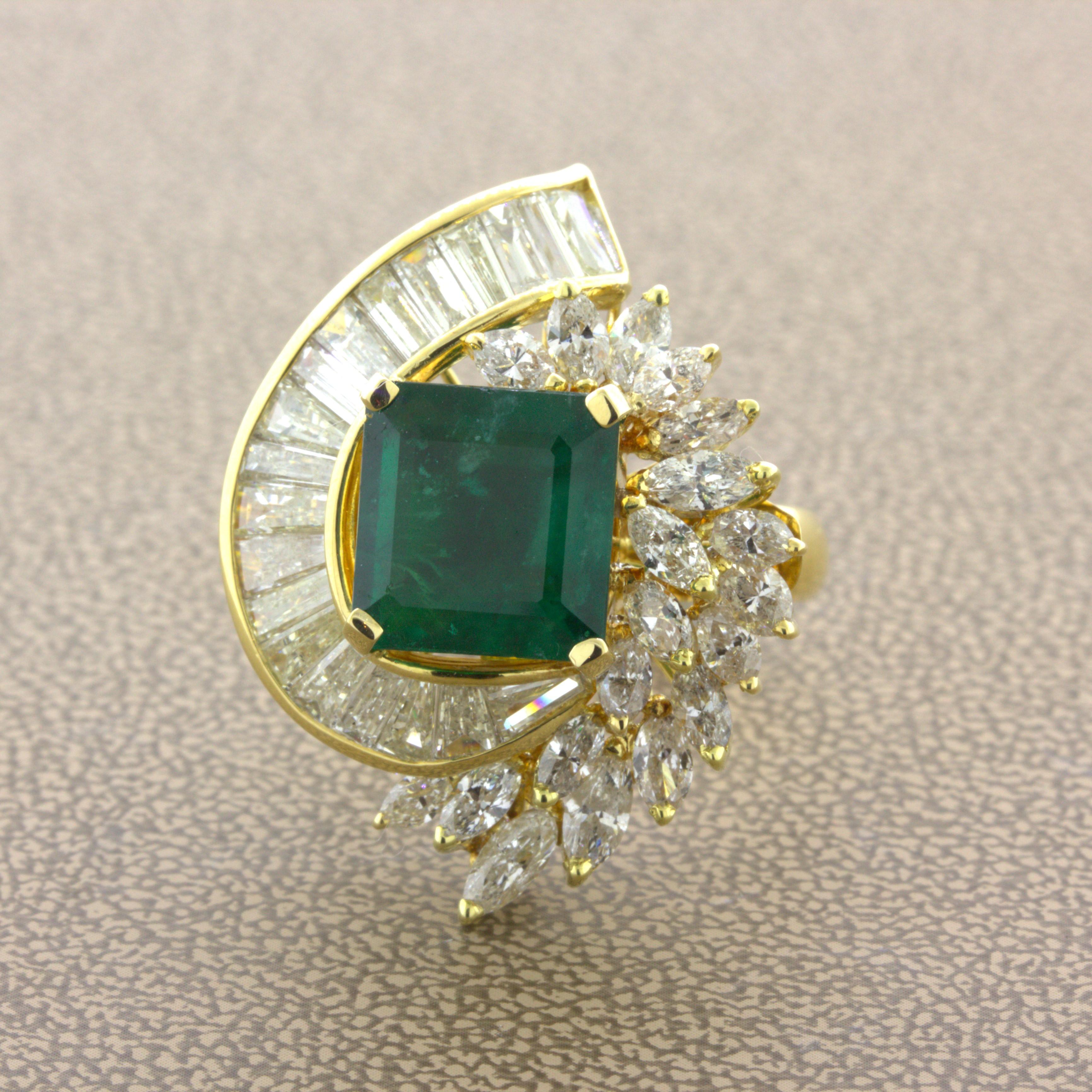 Emerald Diamond Cascade 18k Yellow Gold Pendant & Ring In New Condition For Sale In Beverly Hills, CA