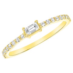 Emerald Diamond Center Stone 14K Gold Diamond Band Ring