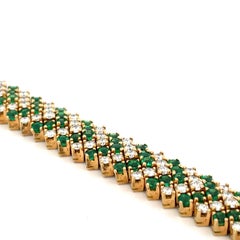 Emerald Diamond Chevron Motif Bracelet 13.40 Carats 18 Karat Yellow Gold