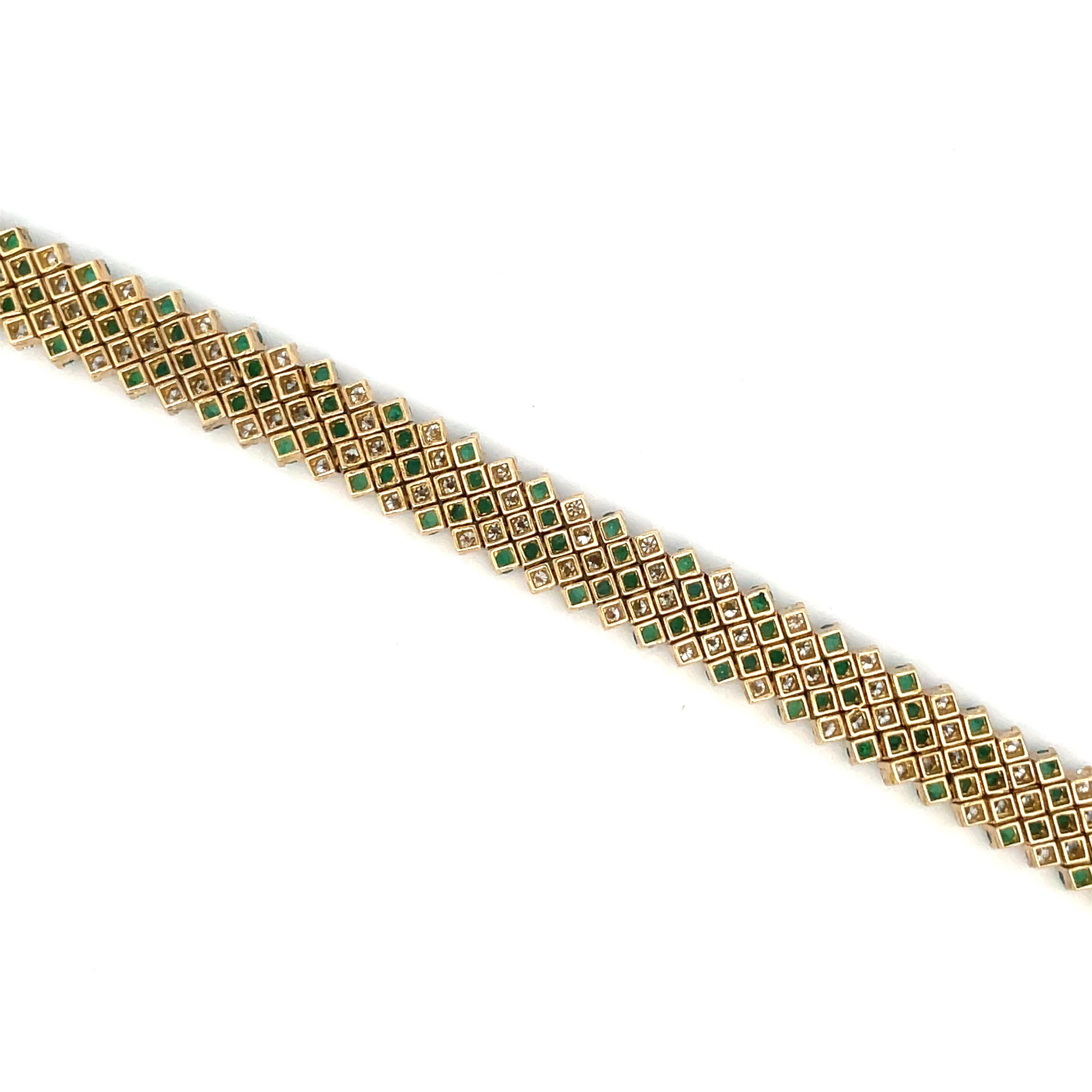 Smaragd-Diamant-Armband mit Chevron-Motiv 13,40 Karat 18 Karat Gelbgold im Angebot 1