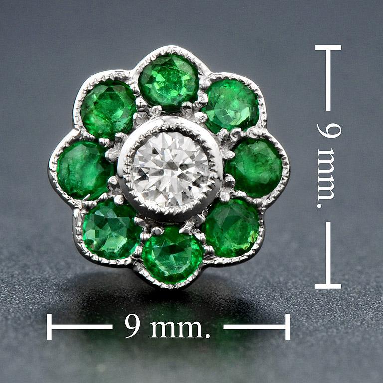 Emerald Diamond Cluster Earrings In New Condition In Bangkok, TH