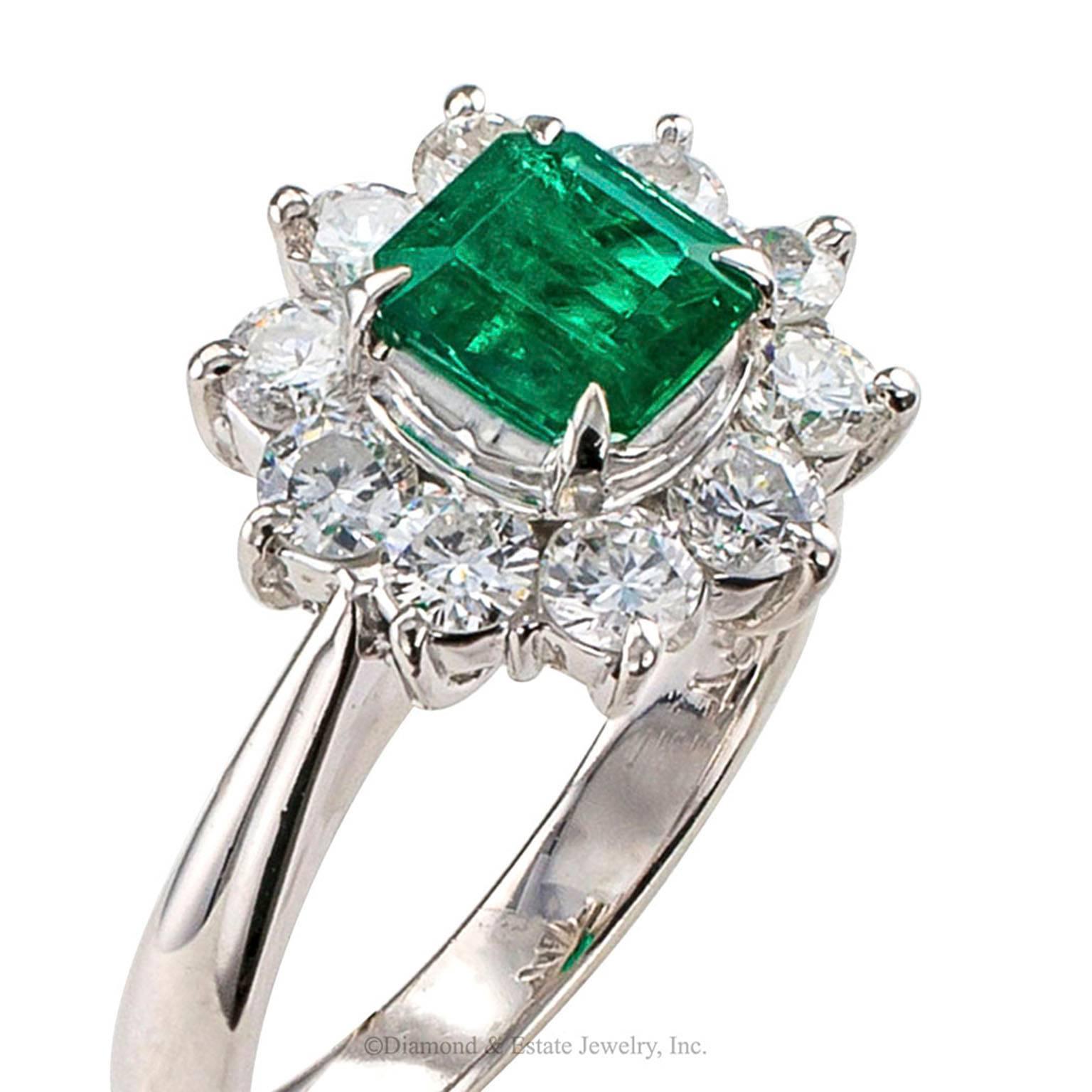 Emerald Diamond Cluster Platinum Ring In Good Condition In Los Angeles, CA