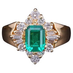 Bague en or jaune 14 carats, émeraude et diamant, 1.20ctw Emeraude