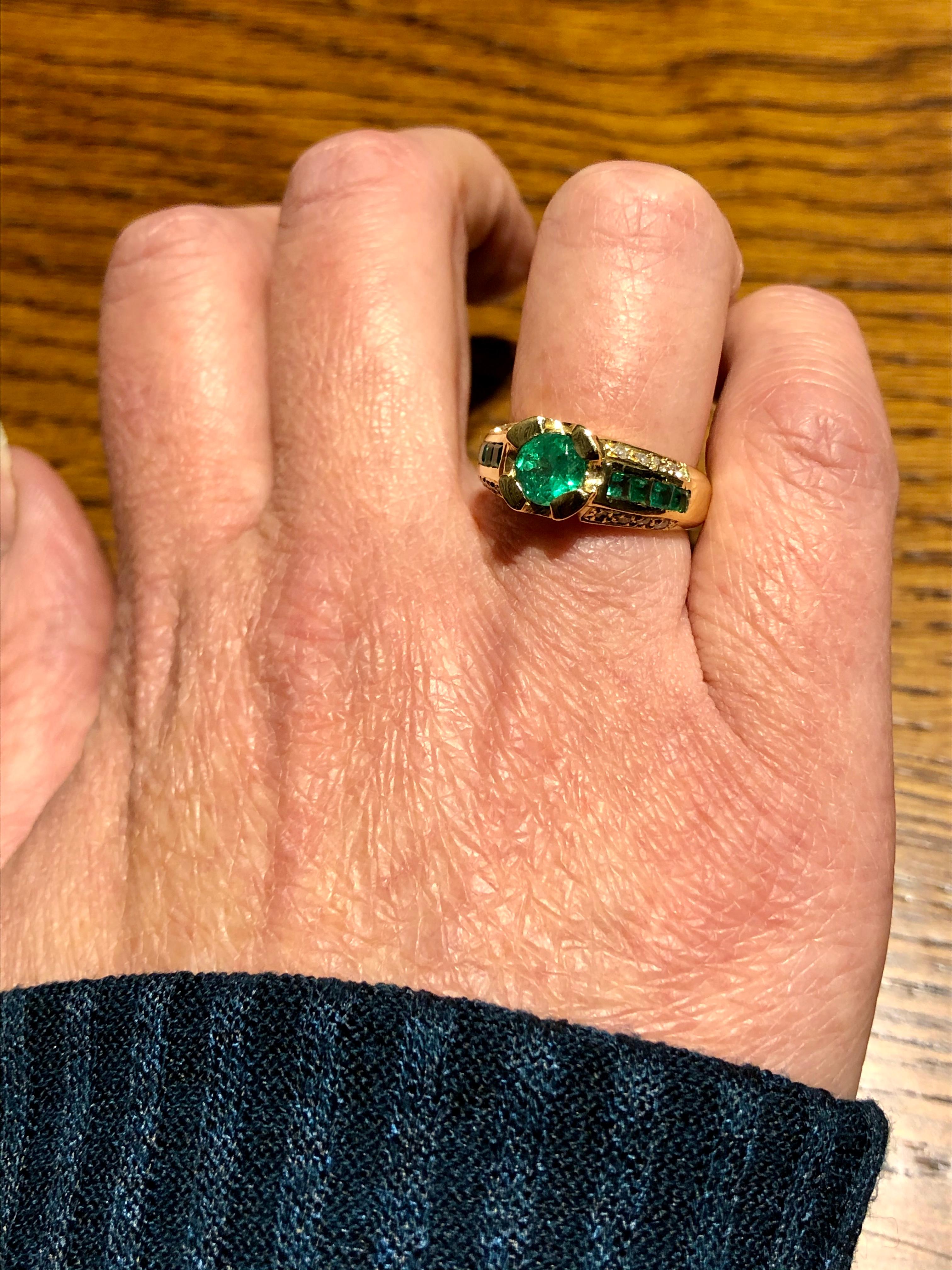 Women's Emerald Diamond Cocktail Ring 18 Karat Yellow Gold - Vintage Rings