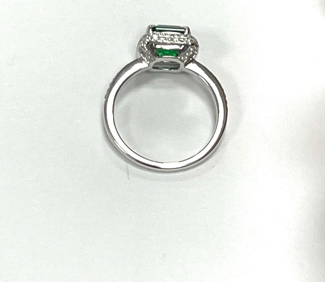 Emerald Diamond Cocktail Ring In New Condition For Sale In New York, NY