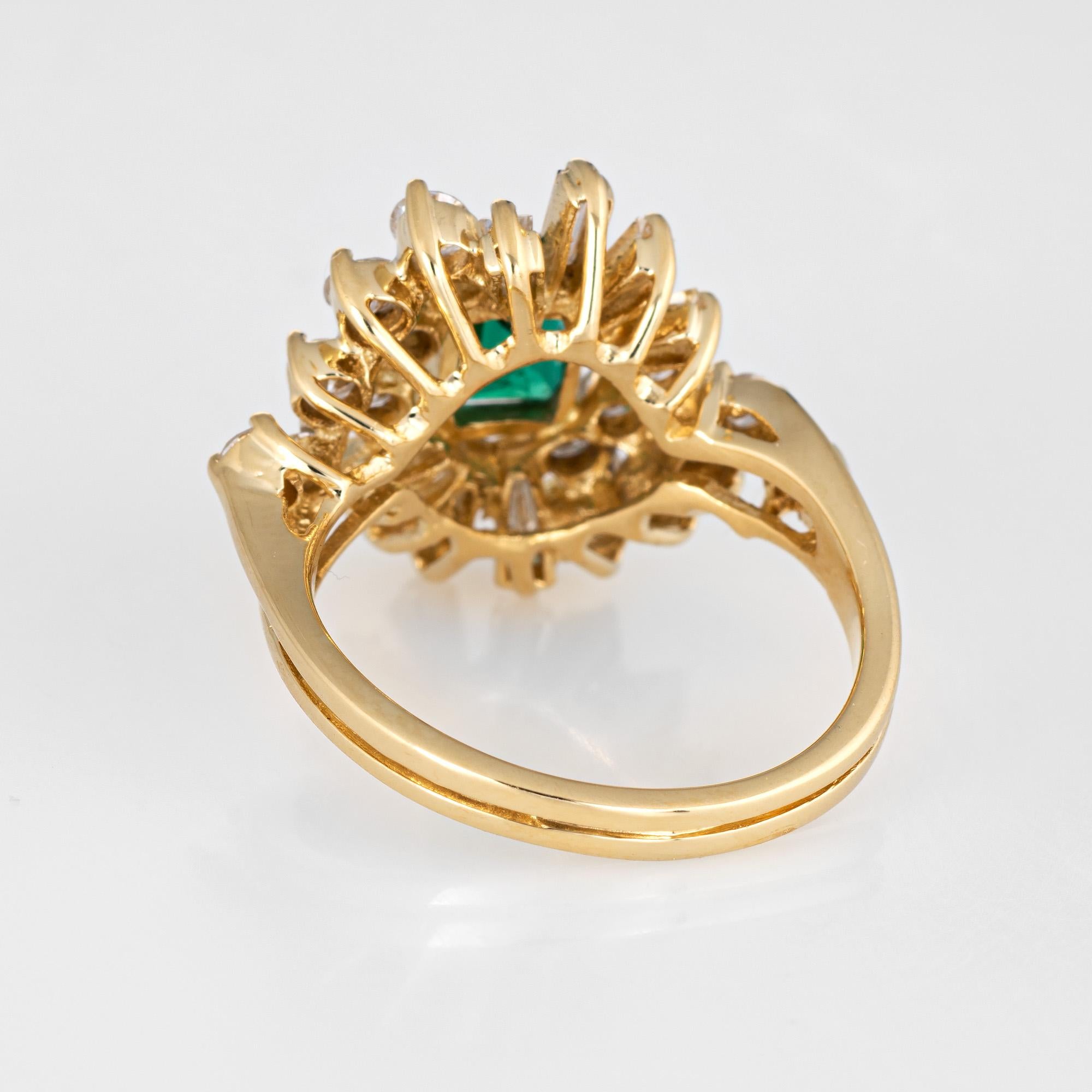 Emerald Diamond Cocktail Ring Vintage 18 Karat Gold Mixed Cut Estate Jewelry In Excellent Condition In Torrance, CA