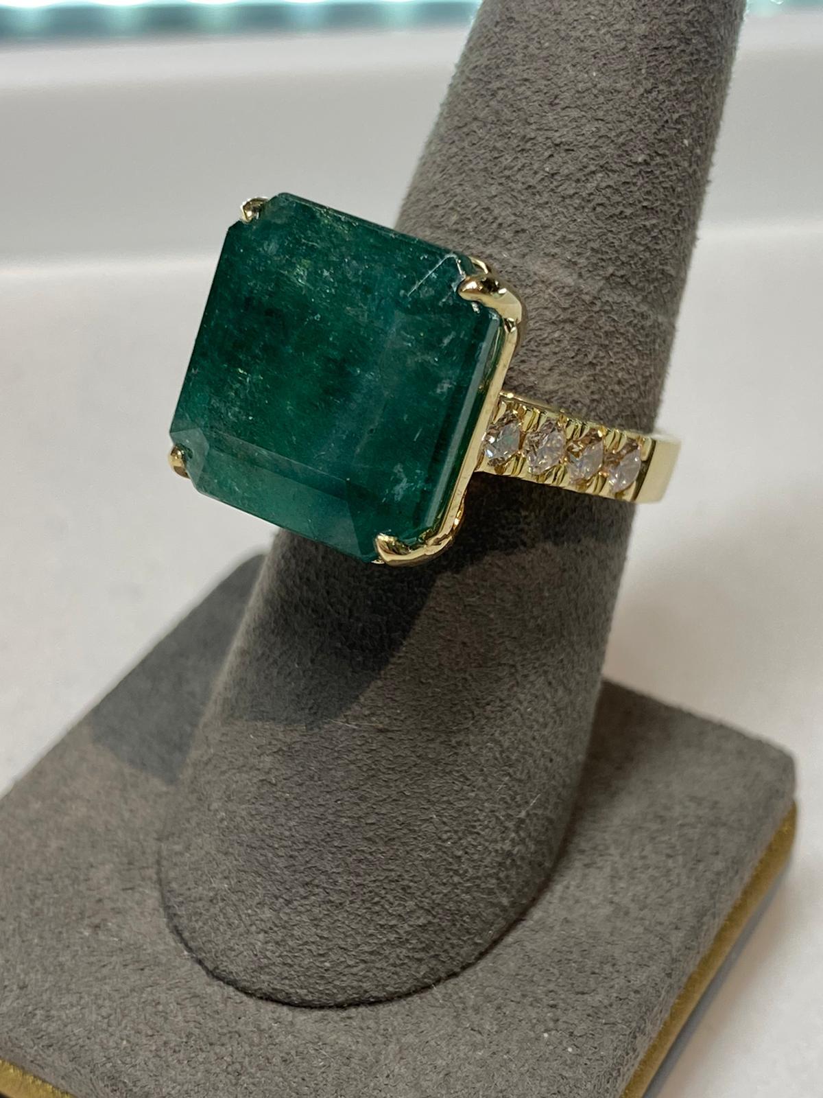 Emerald Diamond Cocktail Statement Large Unique Luxury 18 Karat Yellow Gold Ring For Sale 6
