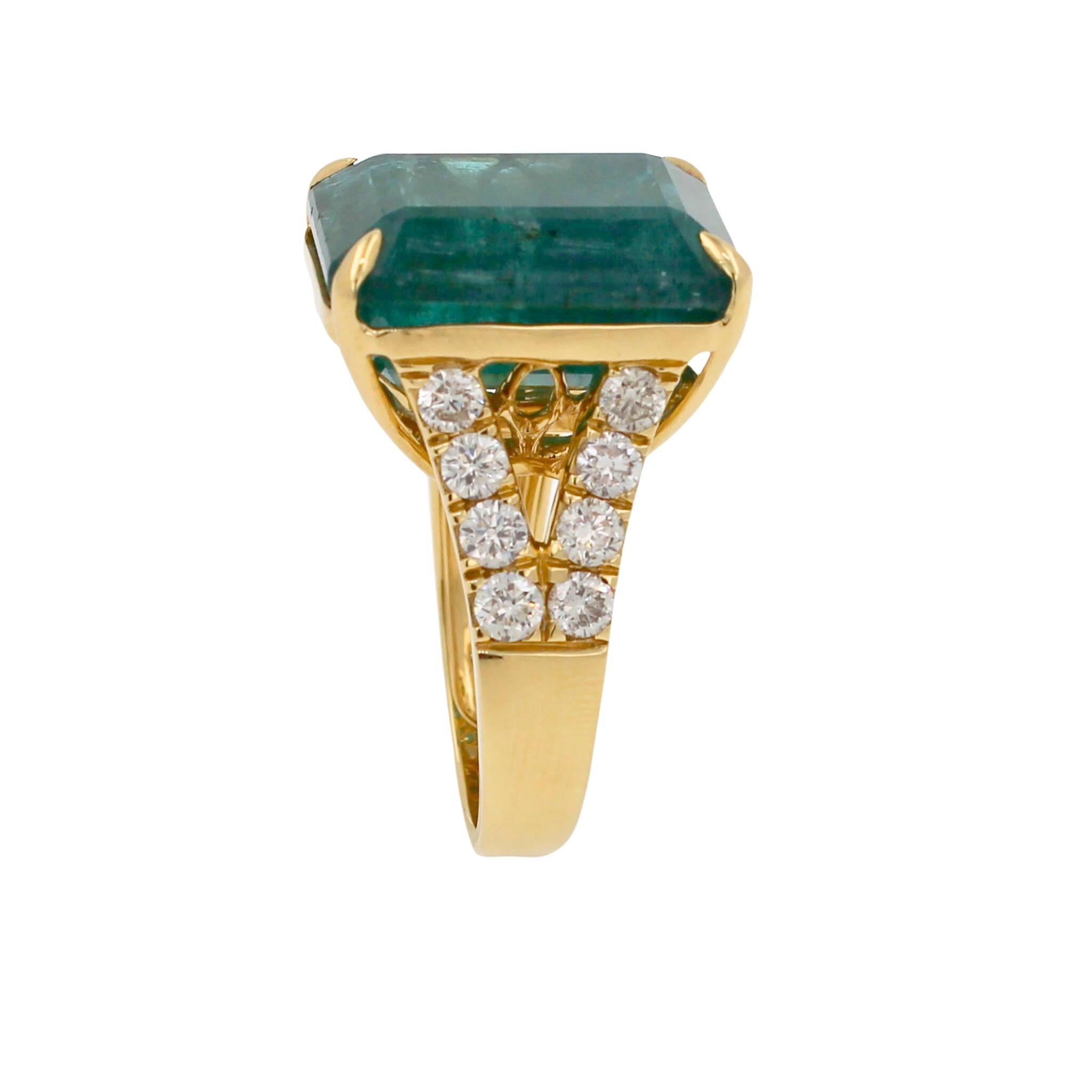 Emerald Diamond Cocktail Statement Unique Split Shank 18 Karat Yellow Gold Ring For Sale 1