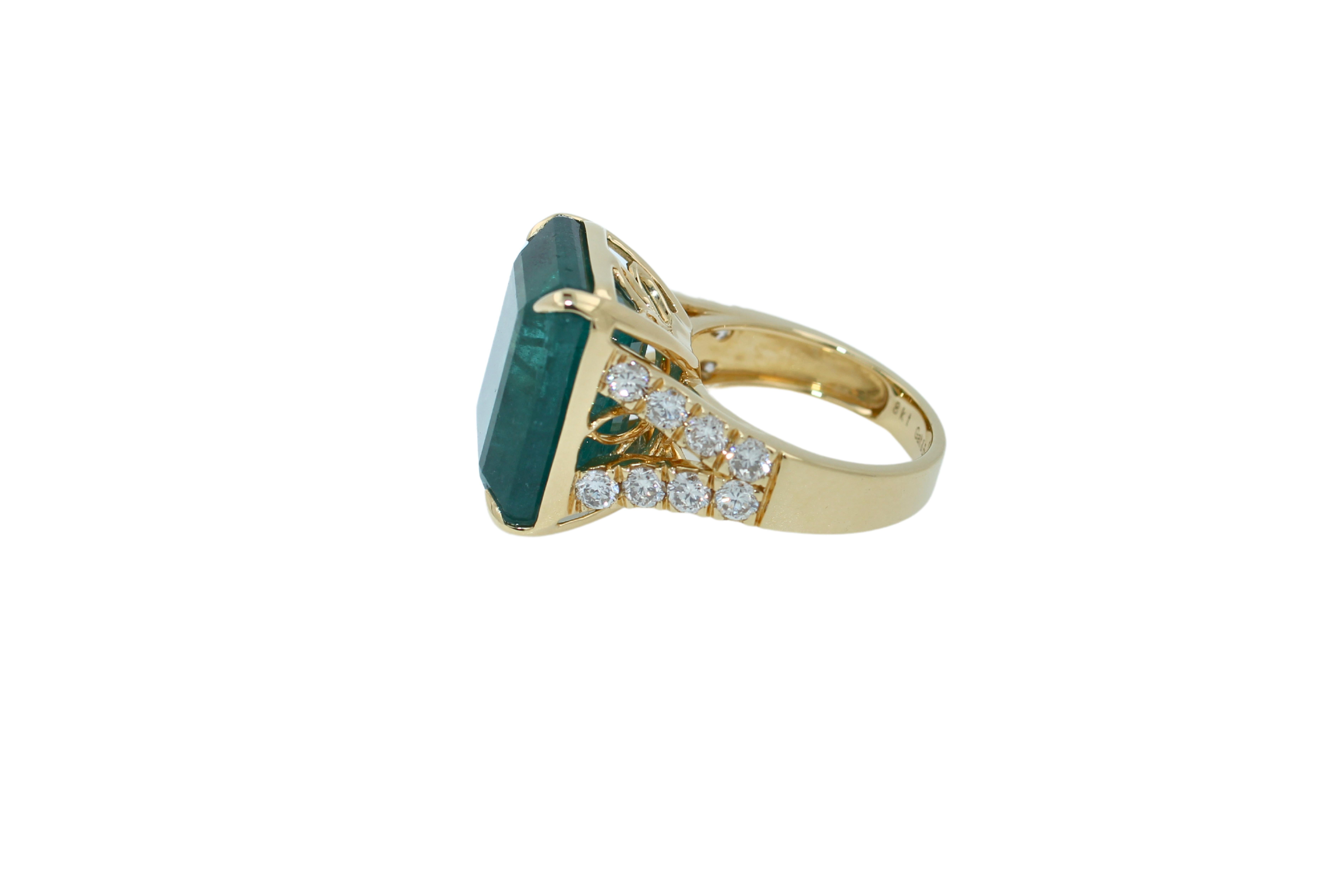 Women's or Men's Emerald Diamond Cocktail Statement Unique Split Shank 18 Karat Yellow Gold Ring For Sale