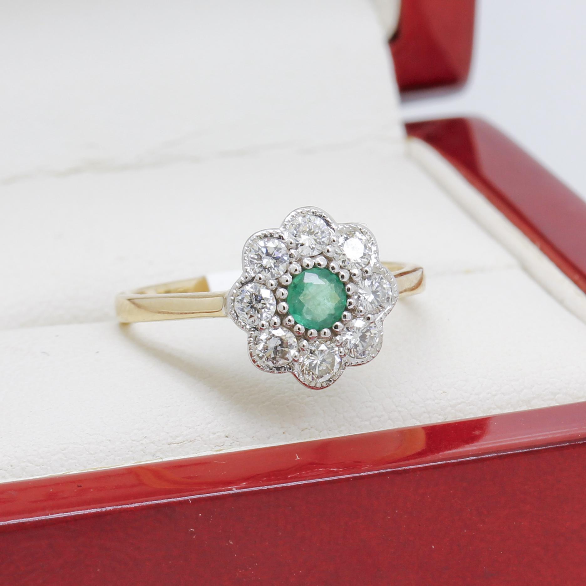 Round Cut Emerald & Diamond Daisy Ring, New For Sale