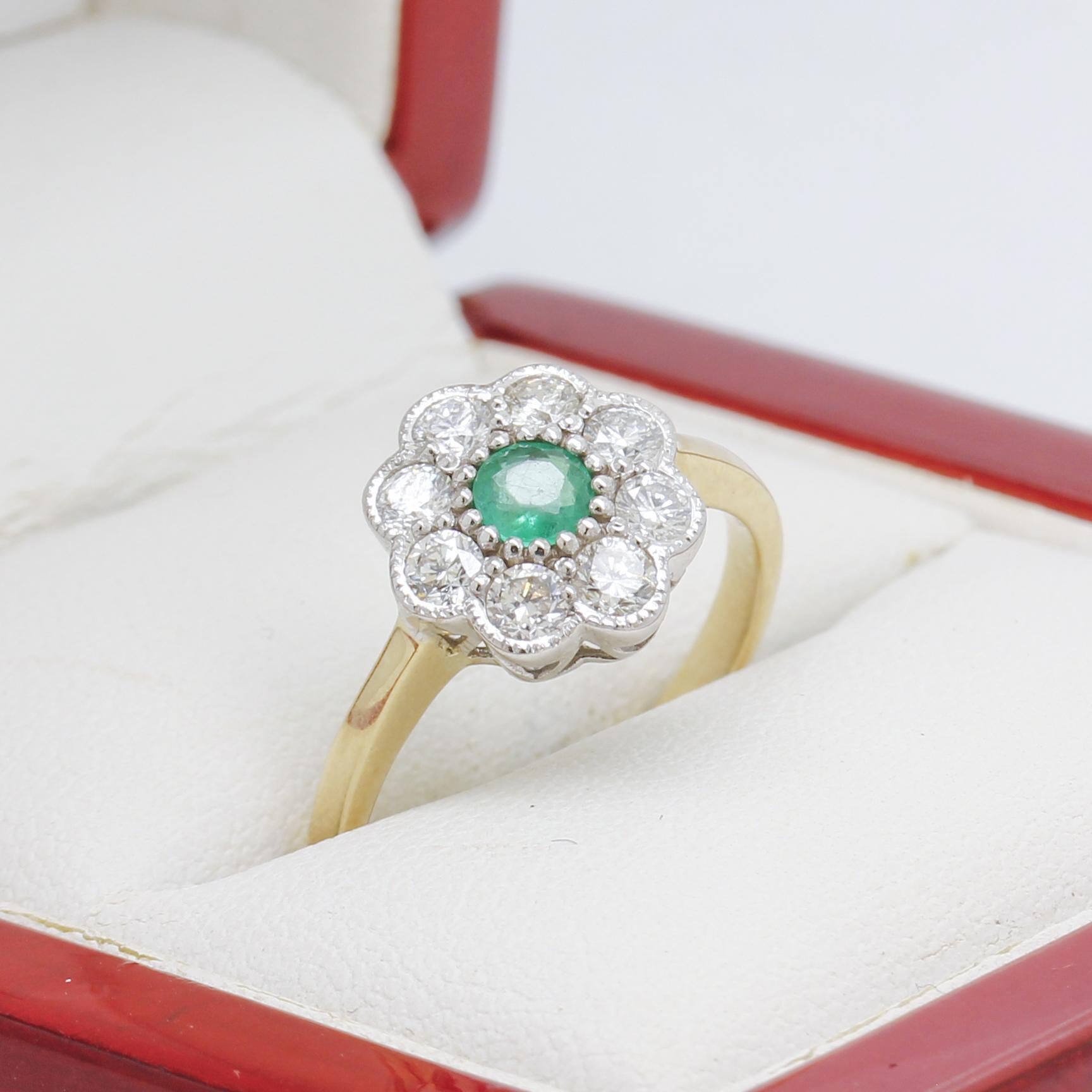 Smaragd & Diamant Gänseblümchen Ring, Neu im Angebot 1