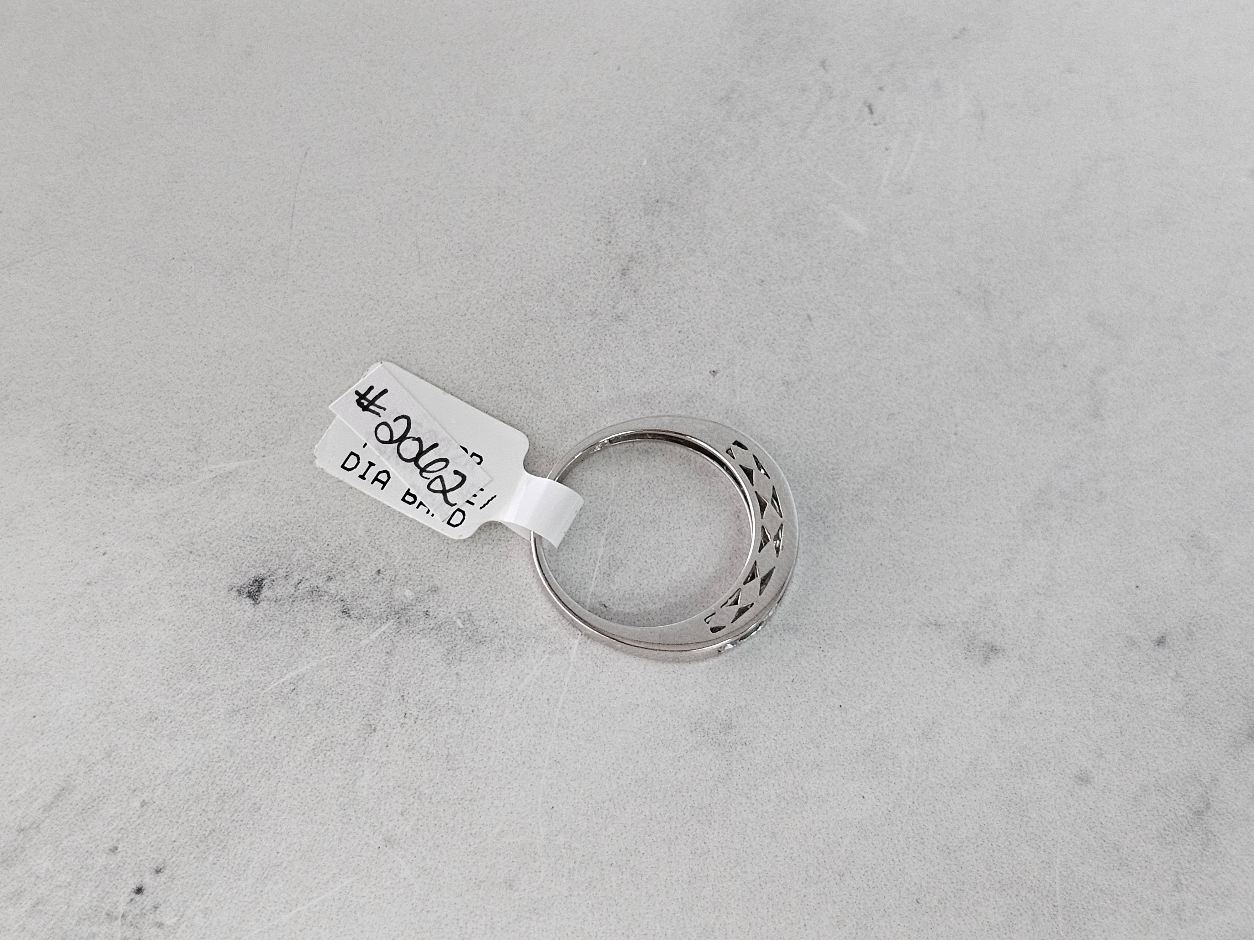 Women's or Men's Emerald & Diamond Diamond Wedding Band 14k White Gold For Sale