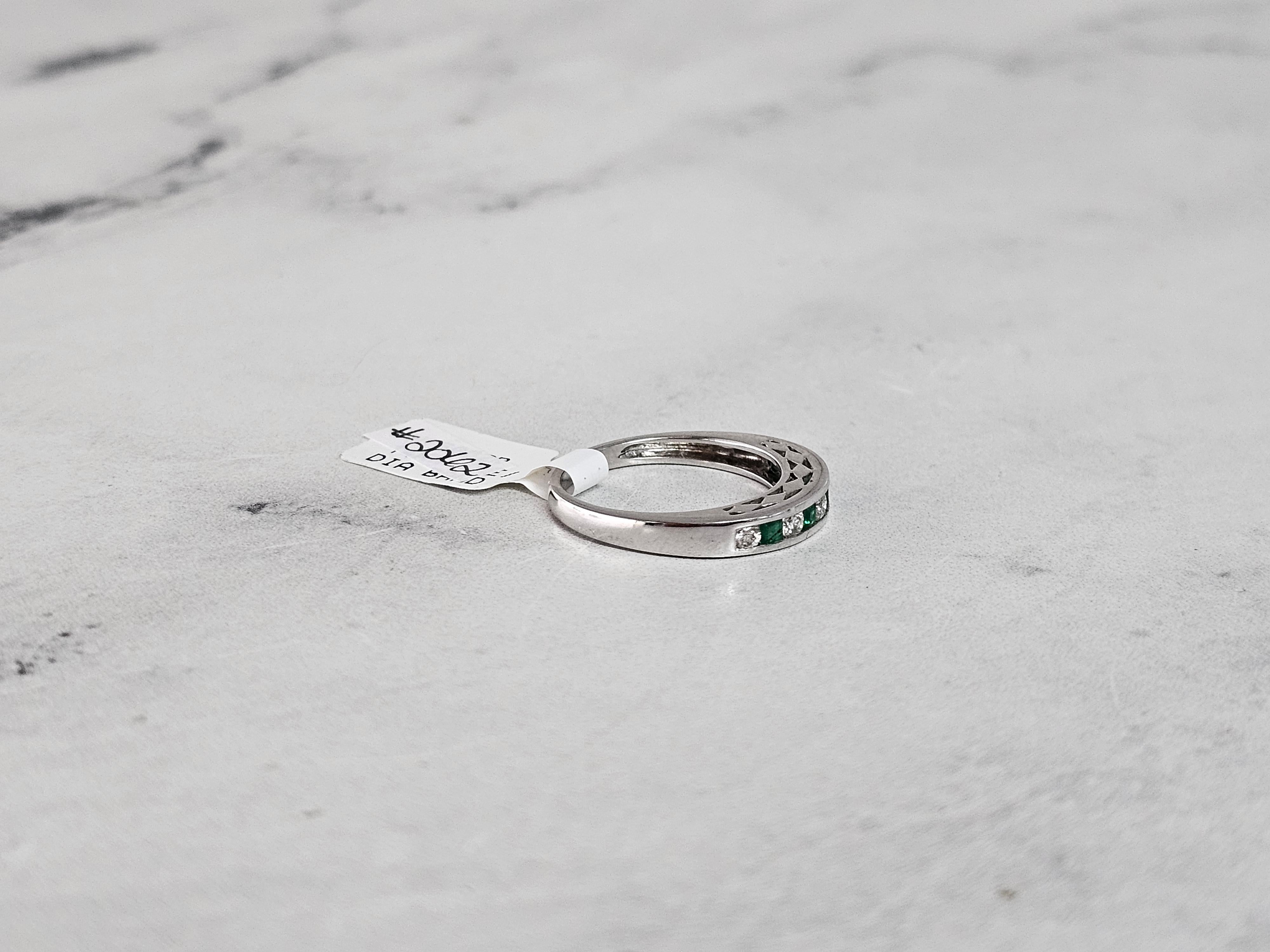 Emerald & Diamond Diamond Wedding Band 14k White Gold For Sale 1