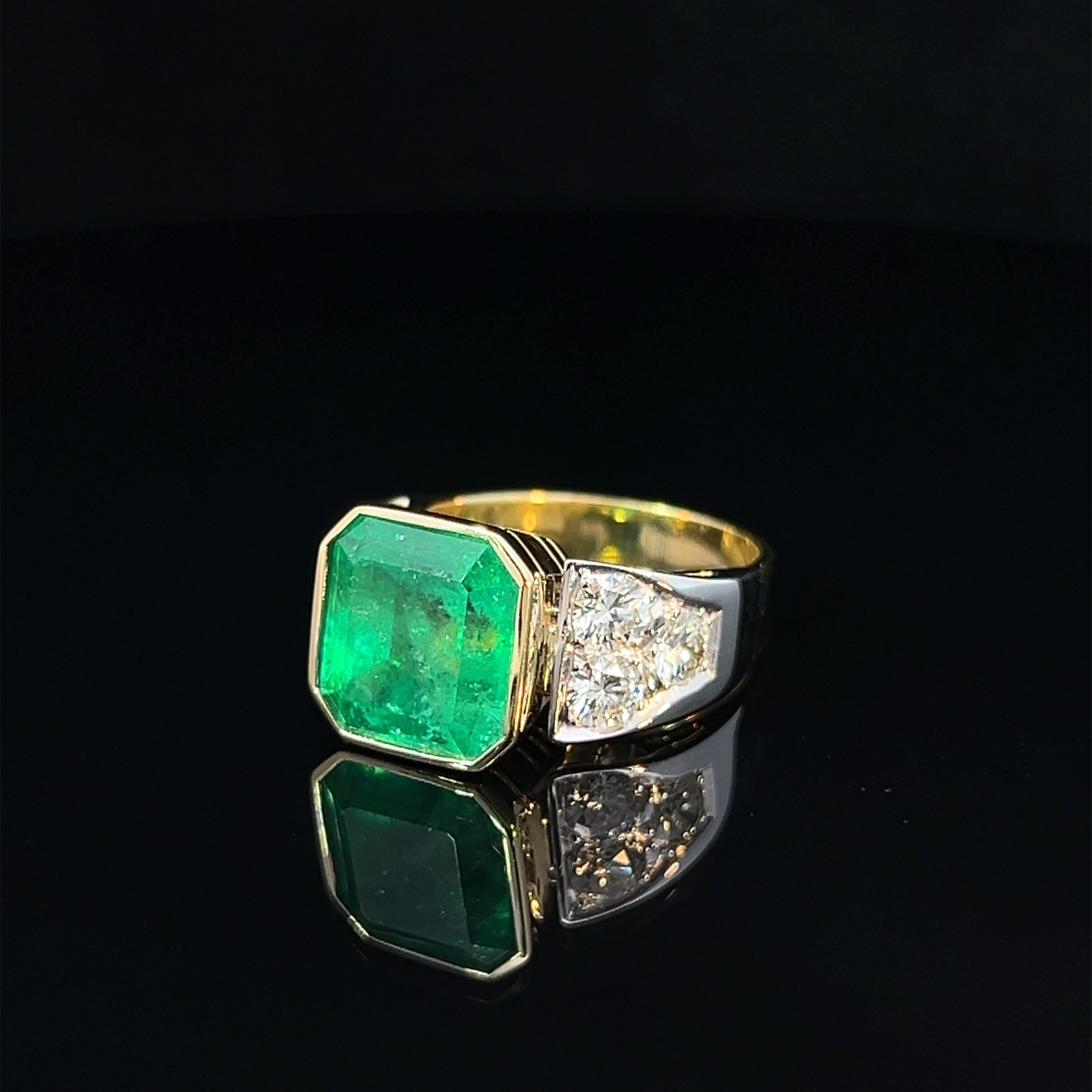 Modern Emerald & Diamond Dress Ring Circa 1990s For Sale