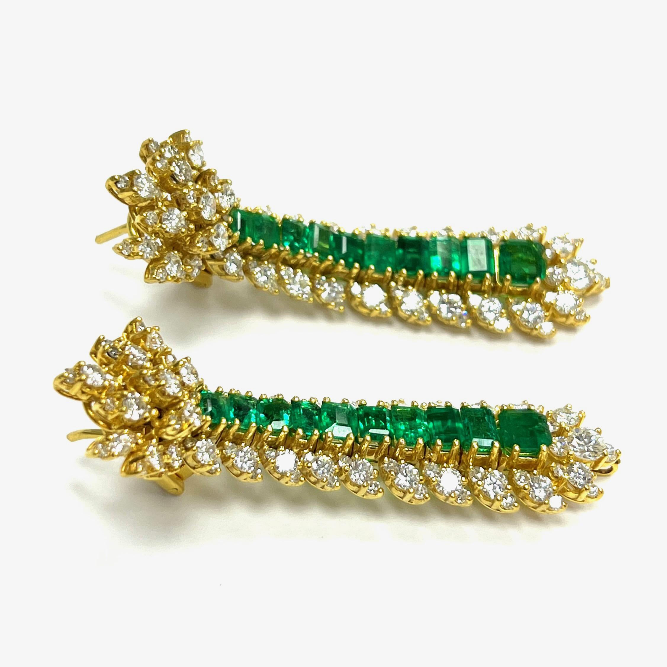 Emerald Diamond Drop Yellow Gold Earrings In Excellent Condition For Sale In New York, NY