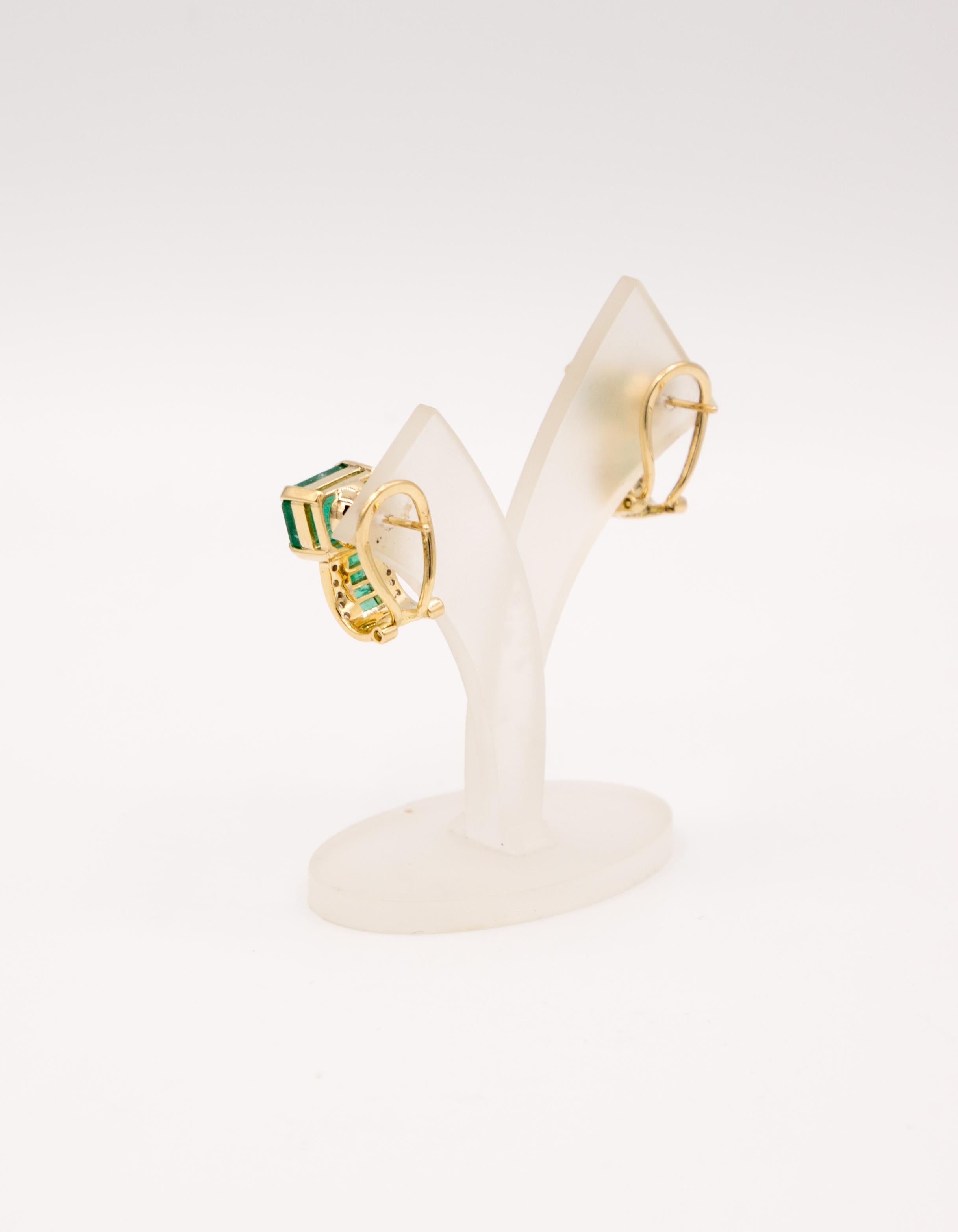 emerald diamond ear clip 18 k gold In New Condition For Sale In Bad Kissingen, DE