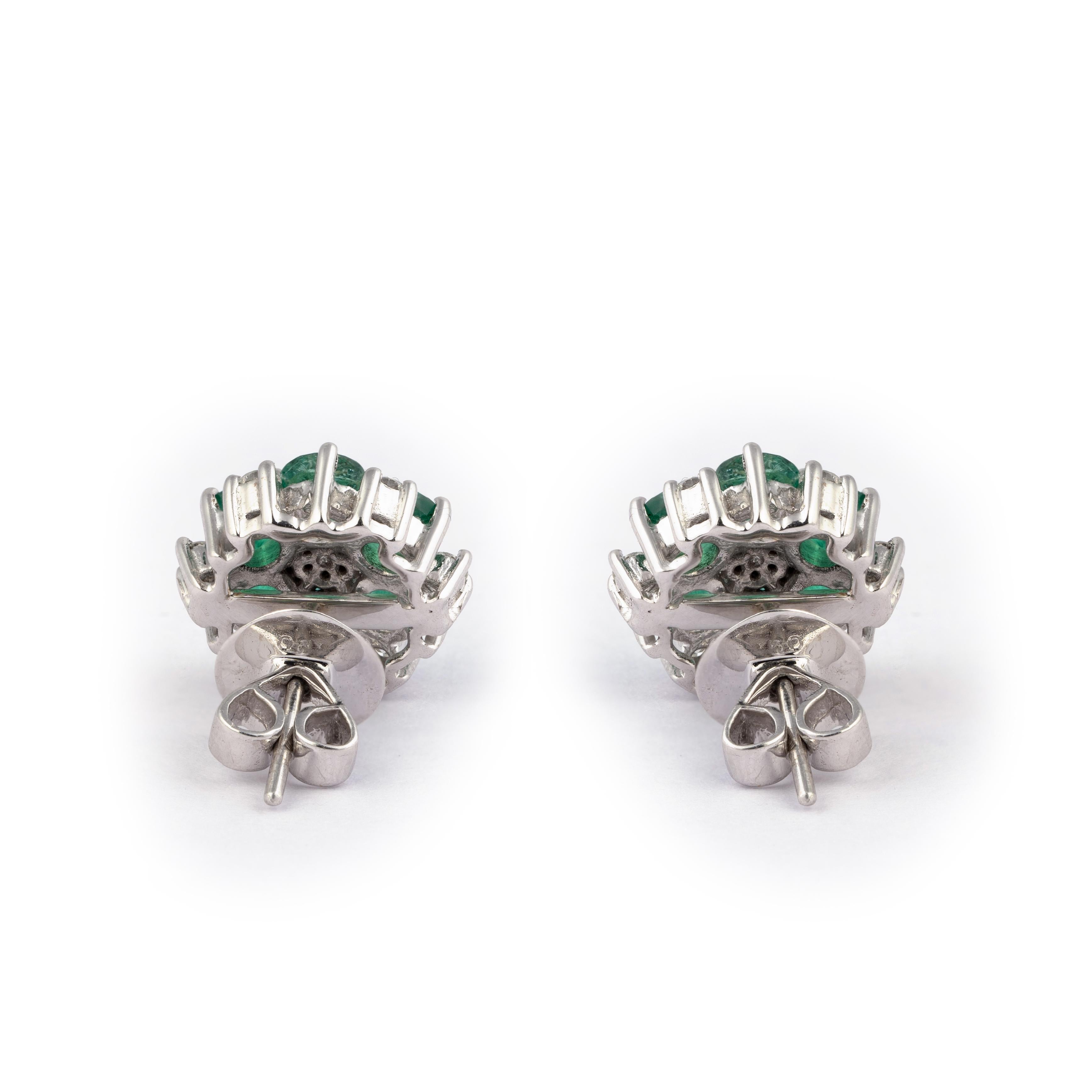 Women's 2.48cts Emerald & 0.47cts Diamond gold Earring 