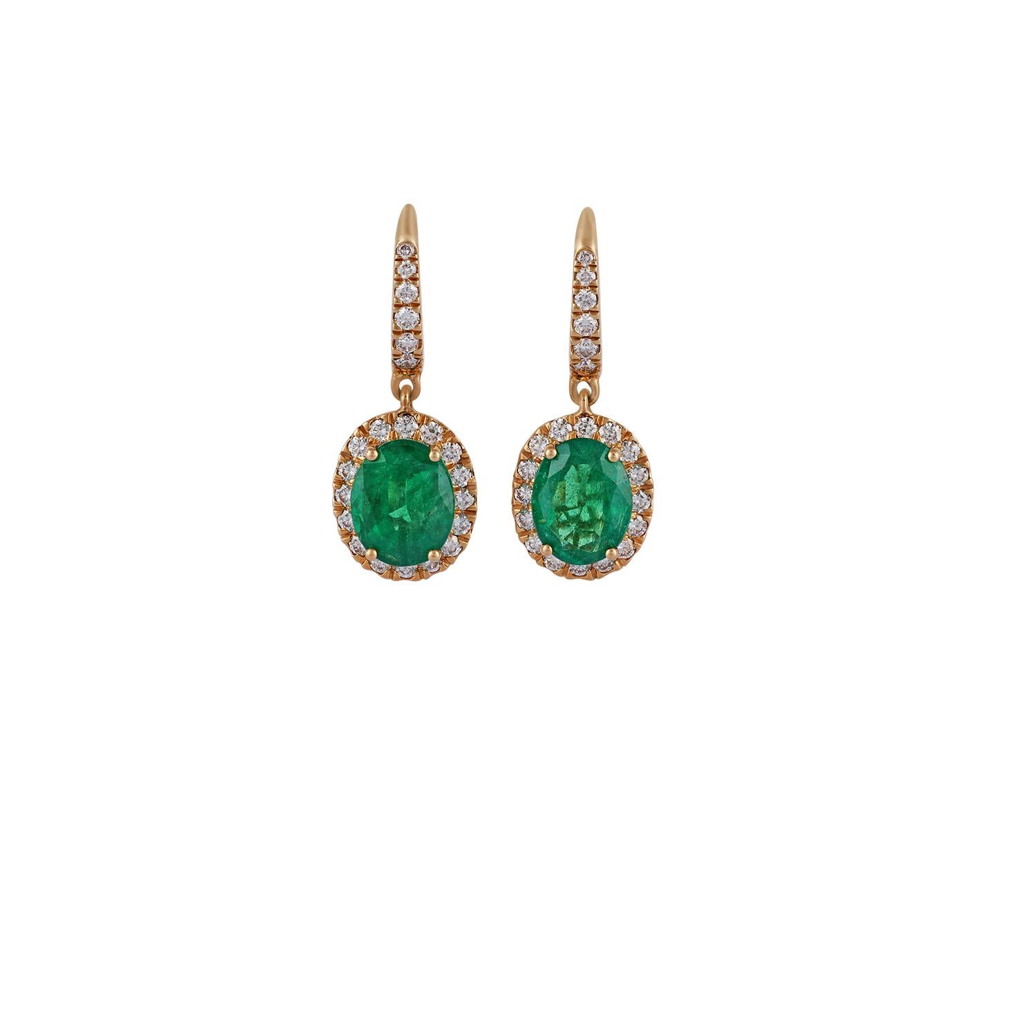Oval Shaped Emerald - 5.15 Cts.
Round Shaped Diamond - 0.91 Cts.
18K Yellow Gold - 6.43 Grams