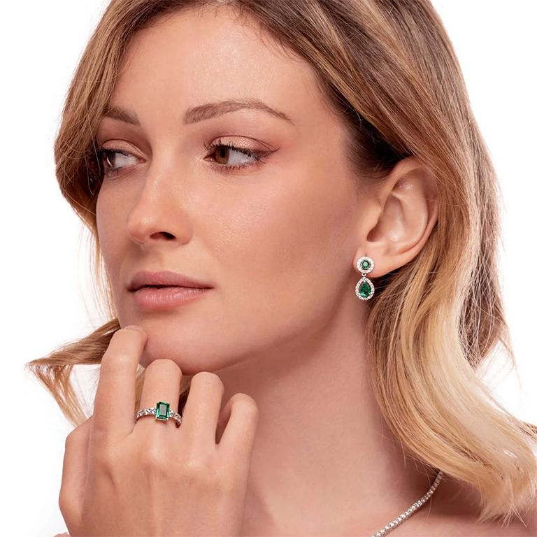 Women's Emerald diamond earrings For Sale