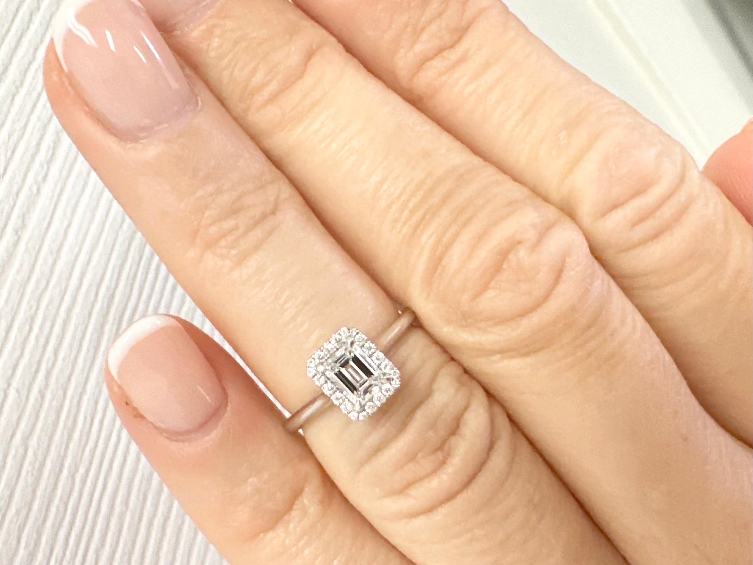 Emeraude Diamant Bague de fiançailles or blanc 18KT  en vente 1