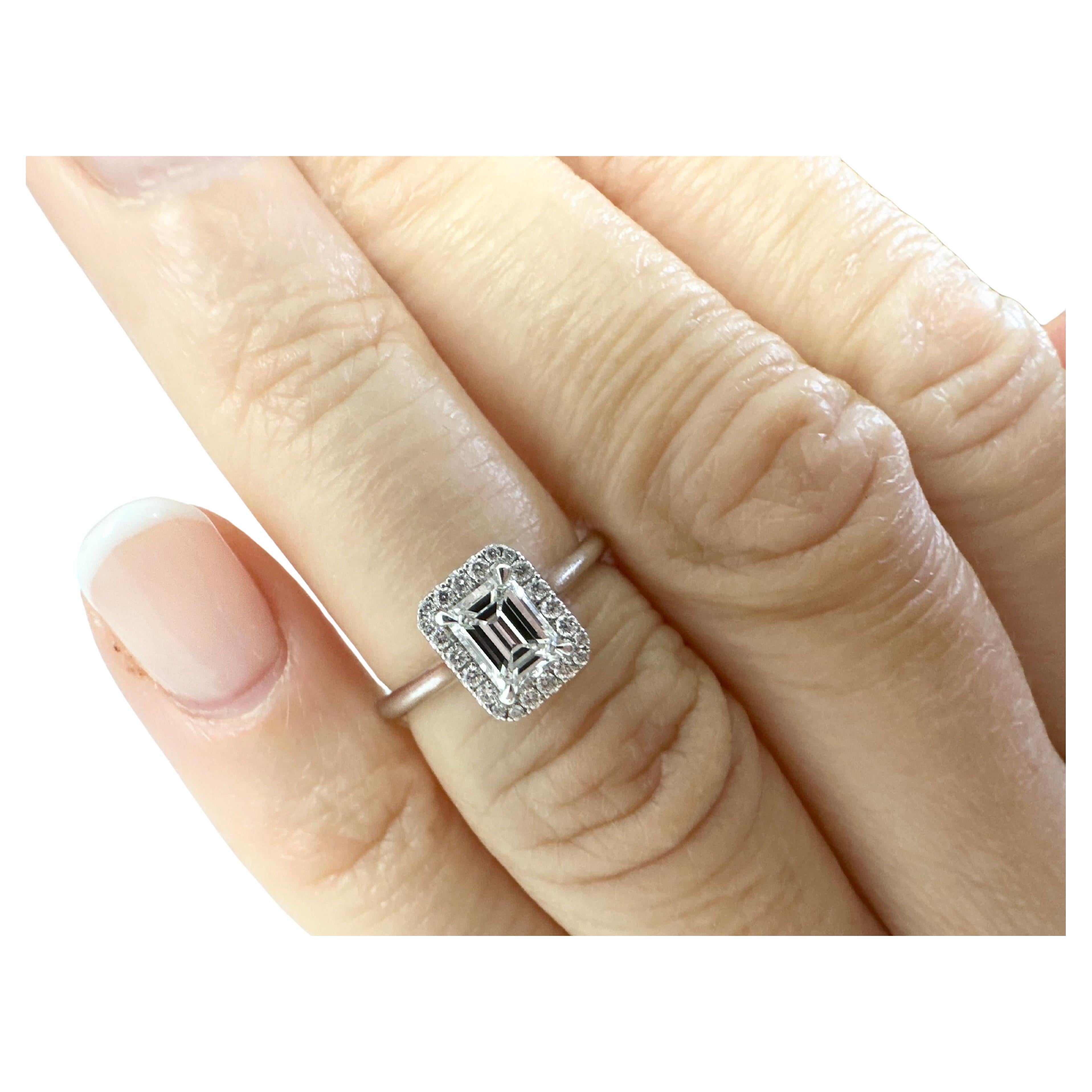 Emerald Diamond Engagement ring 18KT white gold 