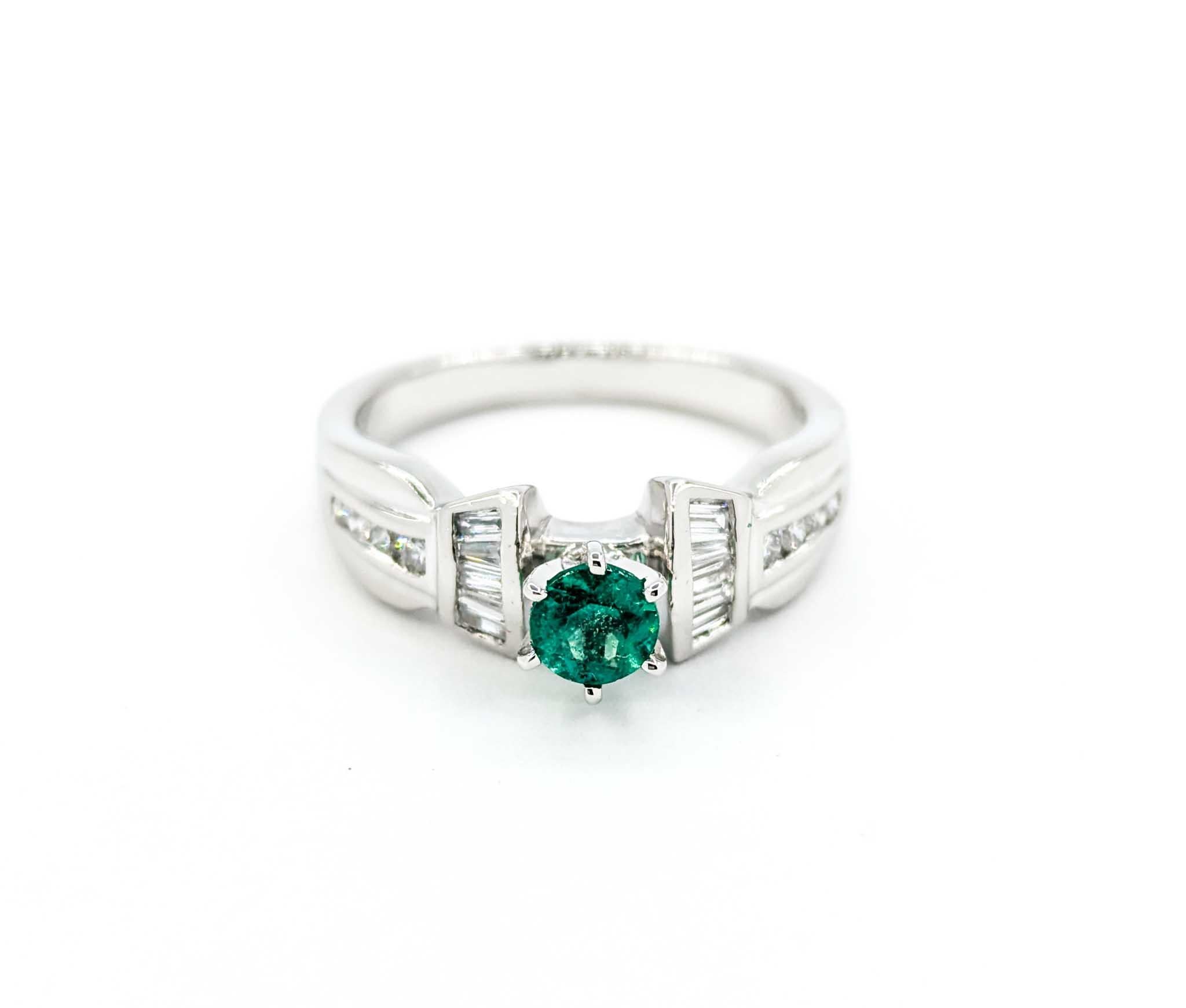 Smaragd & Diamant Verlobungsring in Platin im Angebot 6