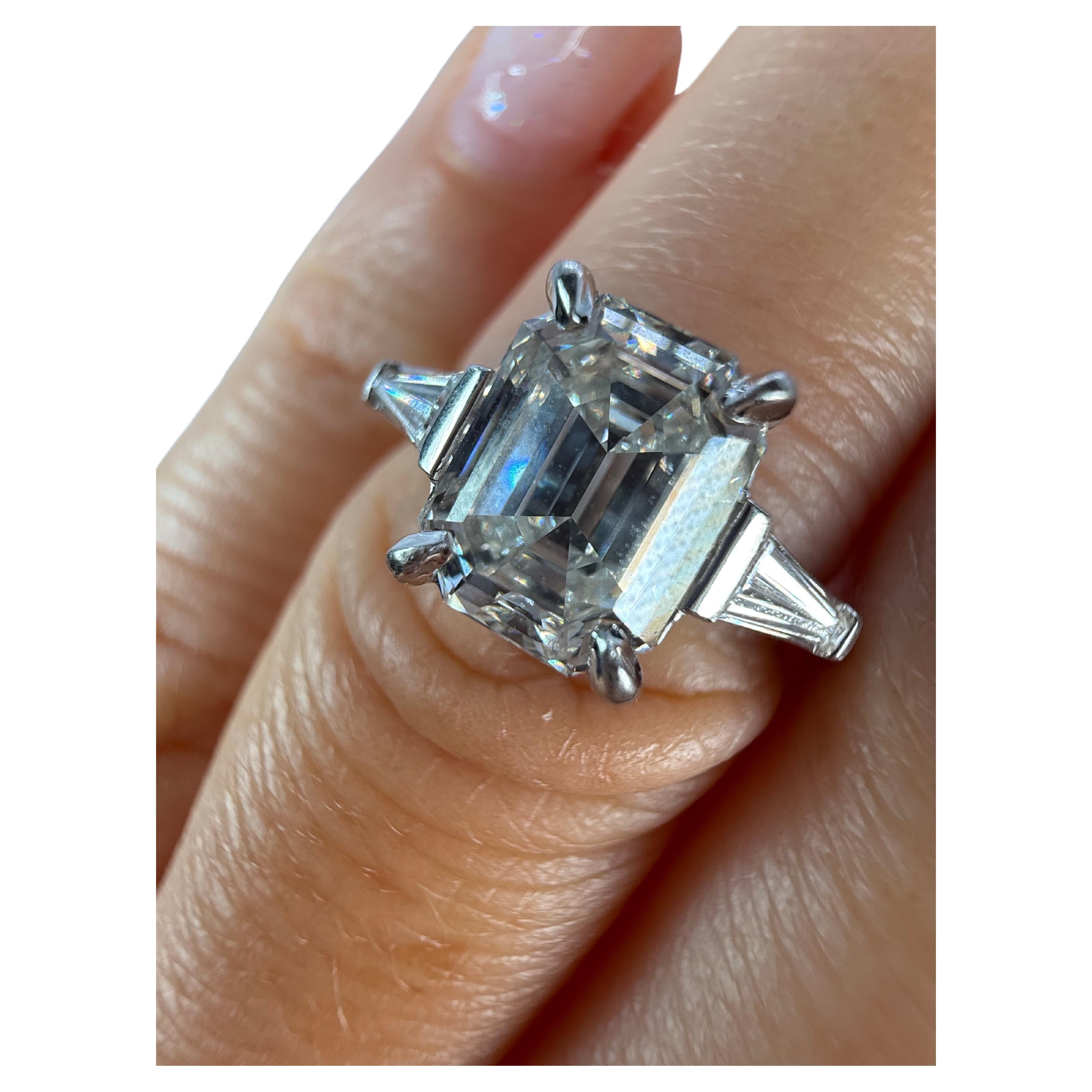 Emerald Diamond engagement ring platinum 2ct GIA certified