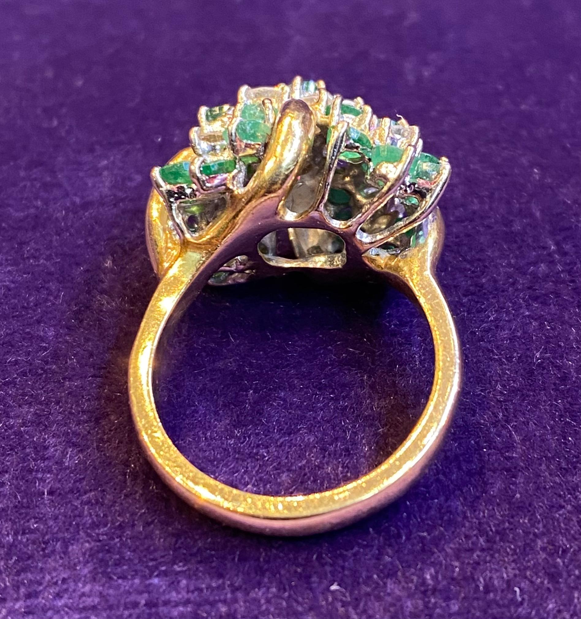 Emerald & Diamond Flower Cluster Ring In Excellent Condition For Sale In New York, NY