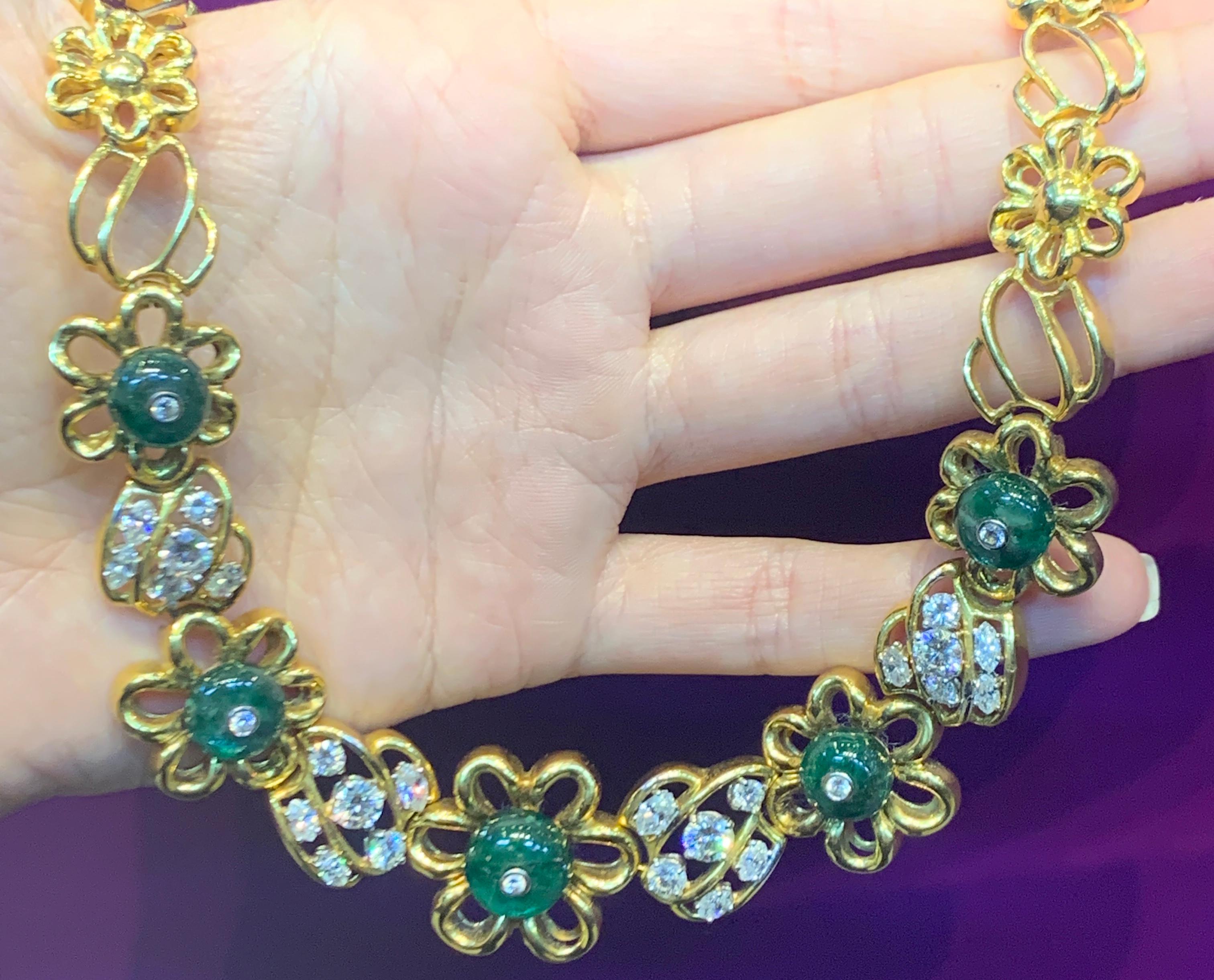 Emerald and Diamond Flower Link Necklace In Excellent Condition For Sale In New York, NY
