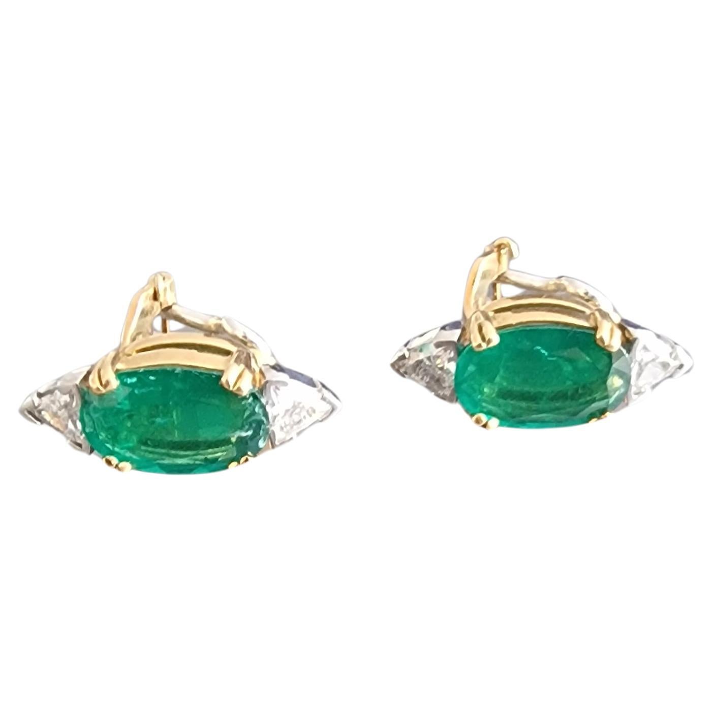 Emerald Diamond Gold 18K Earrings In Good Condition For Sale In Geneva, CH