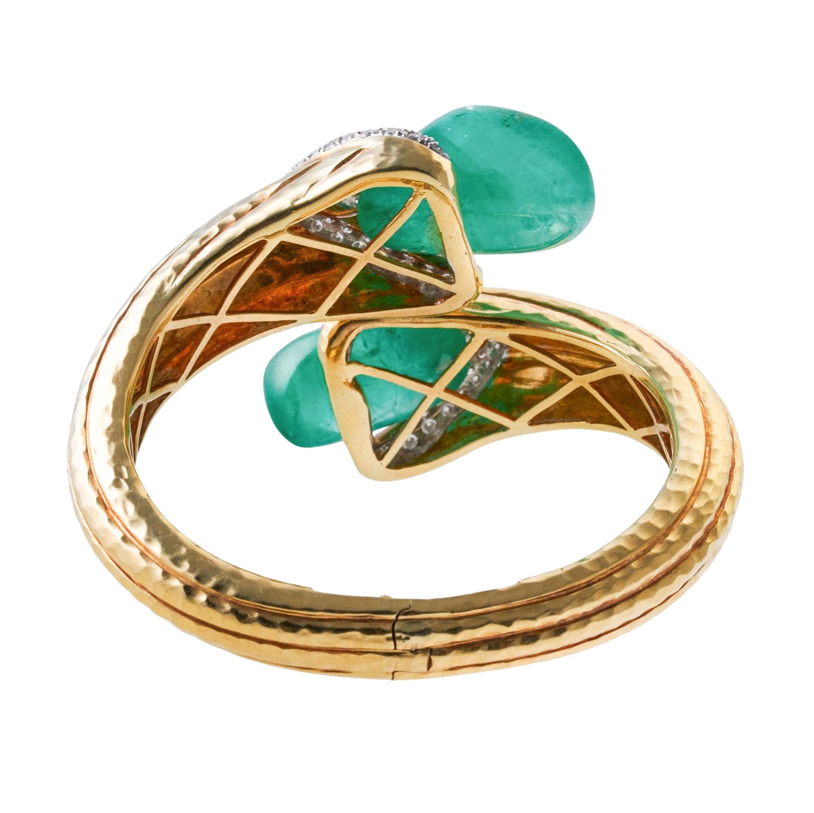 Round Cut Emerald Diamond Gold Bypass Bracelet For Sale