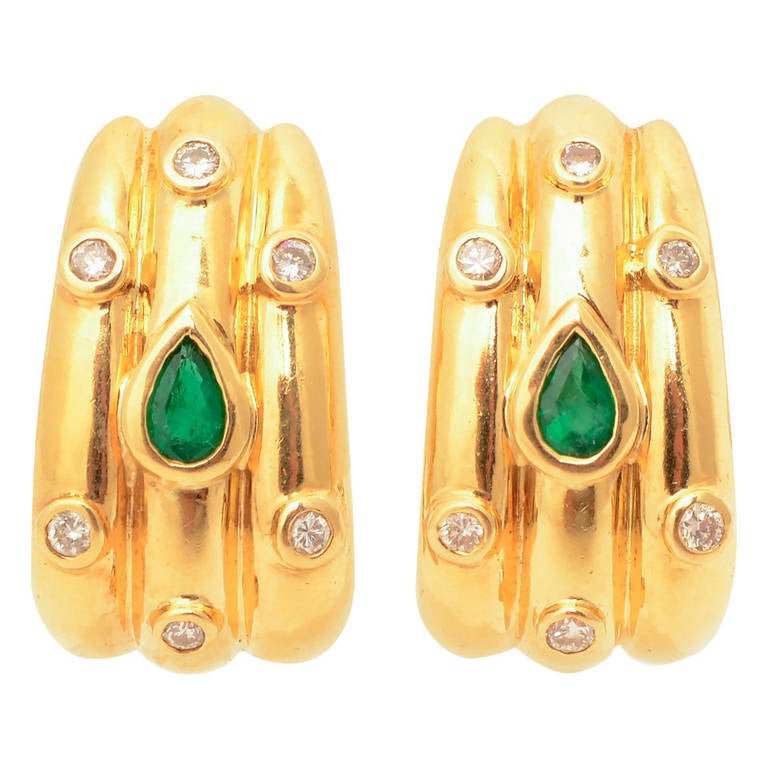 Emerald Diamond Gold Earrings For Sale