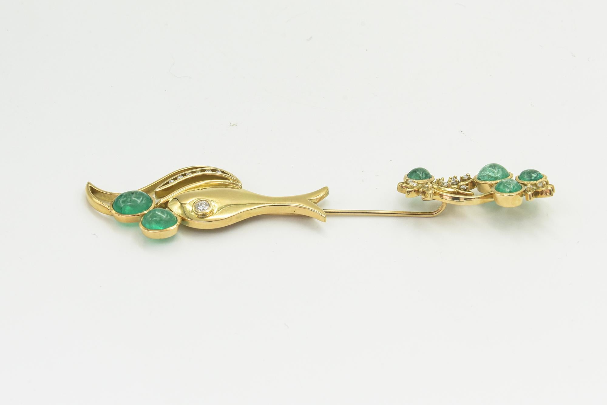 Round Cut Emerald Diamond Gold Fish Jabot Pin Brooch For Sale