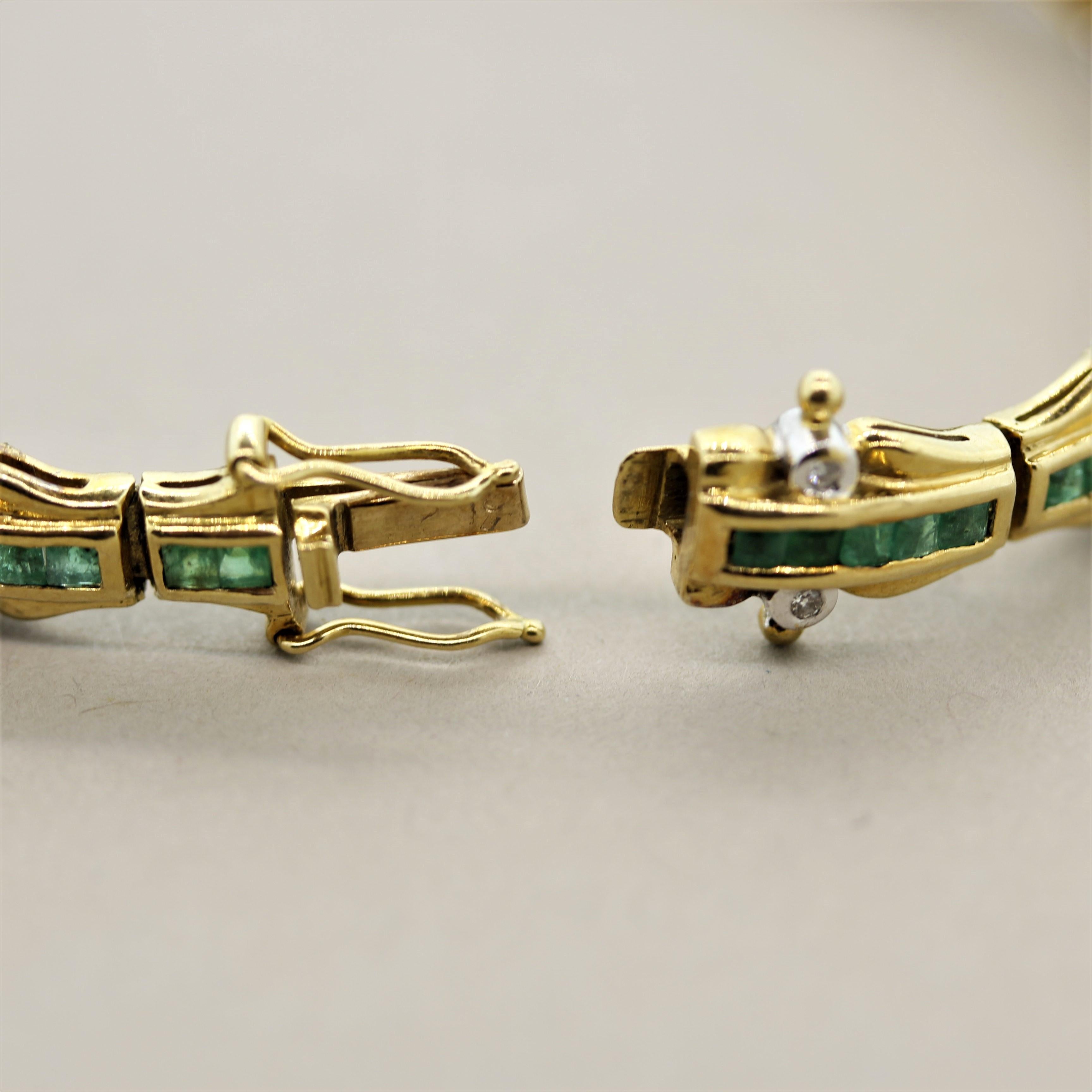 Emerald Diamond Gold Link Bracelet In Good Condition In Beverly Hills, CA