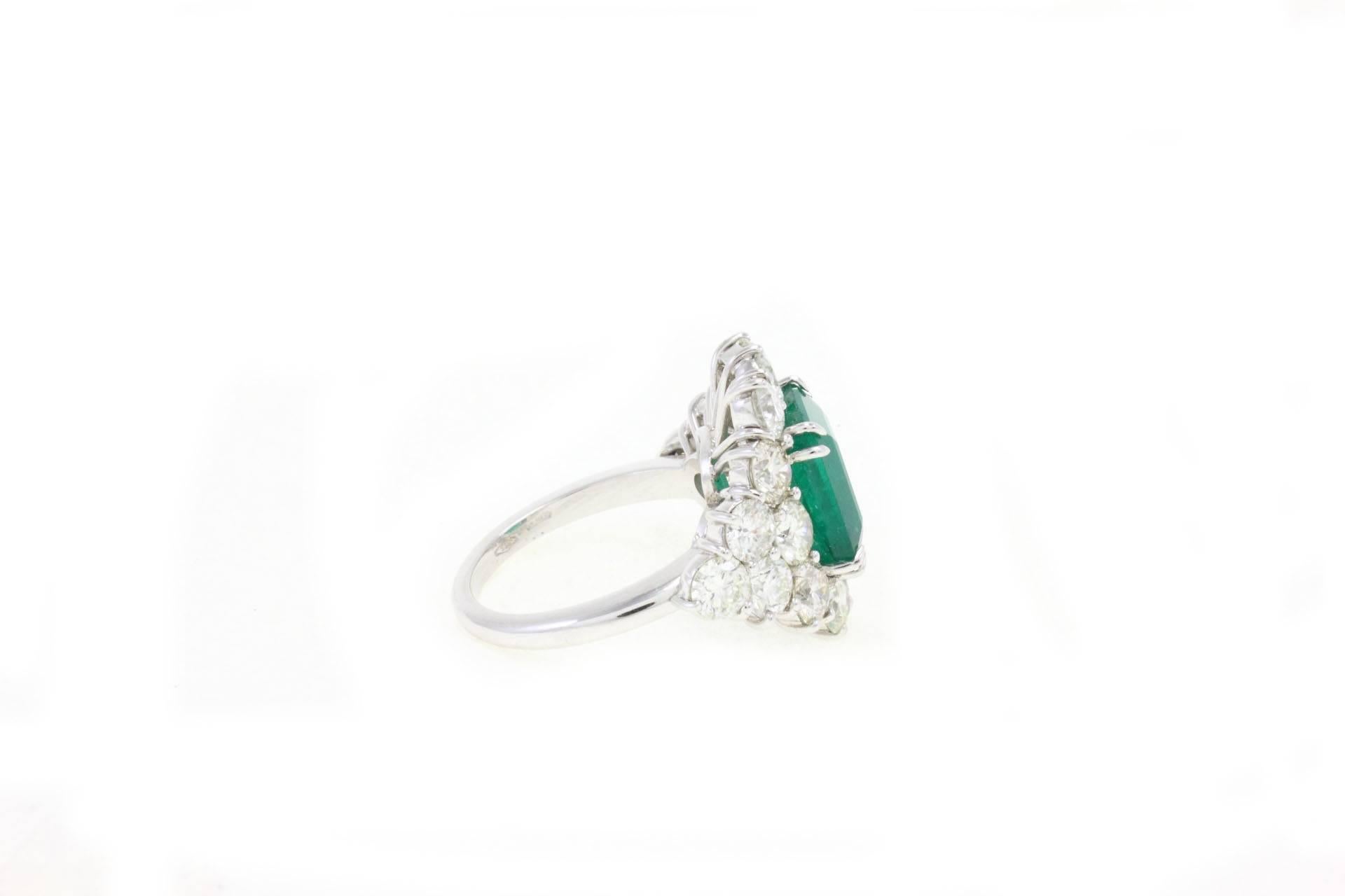 Retro Emerald Diamond Gold Oz Ring For Sale