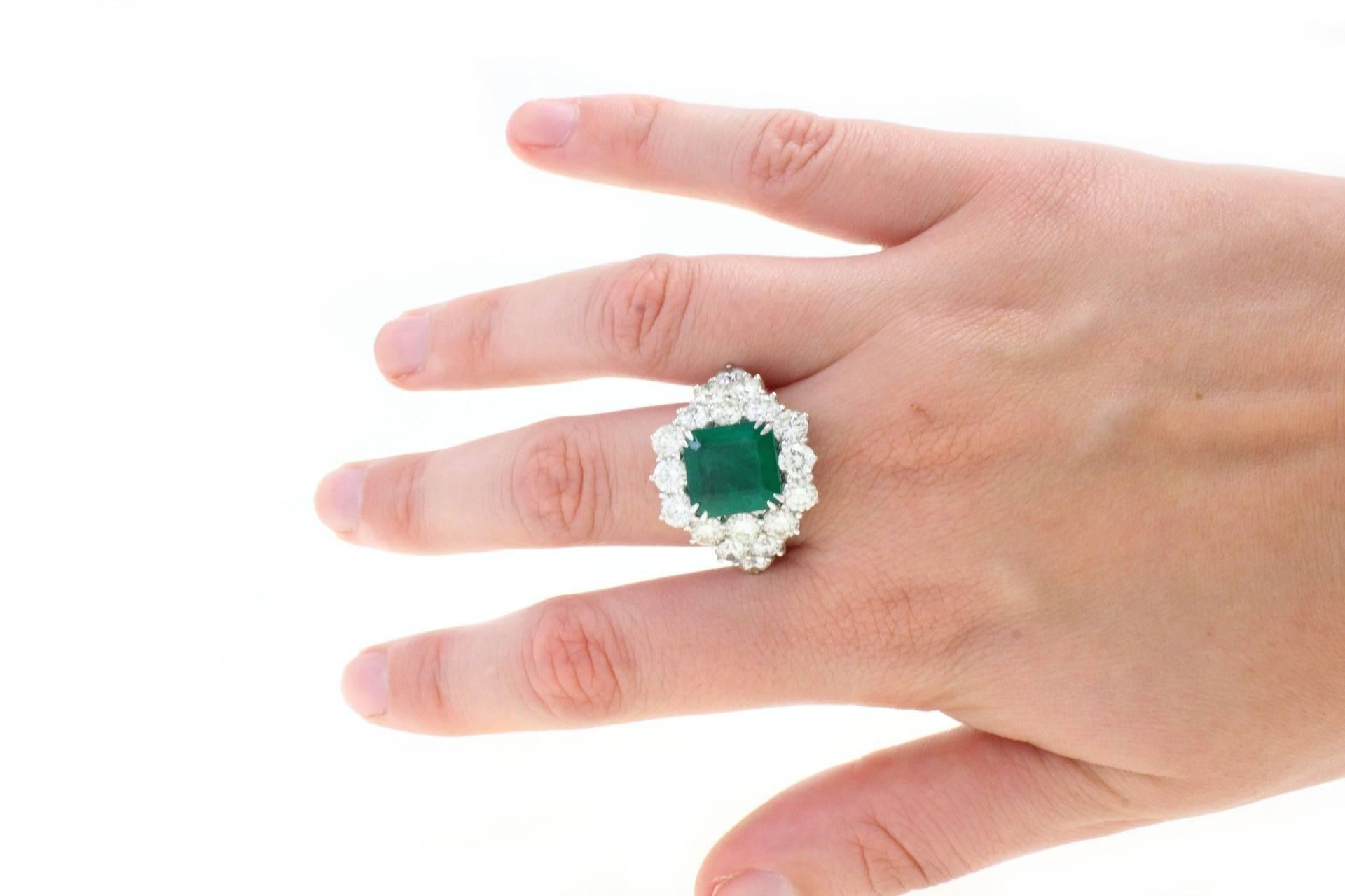 Women's Emerald Diamond Gold Oz Ring For Sale