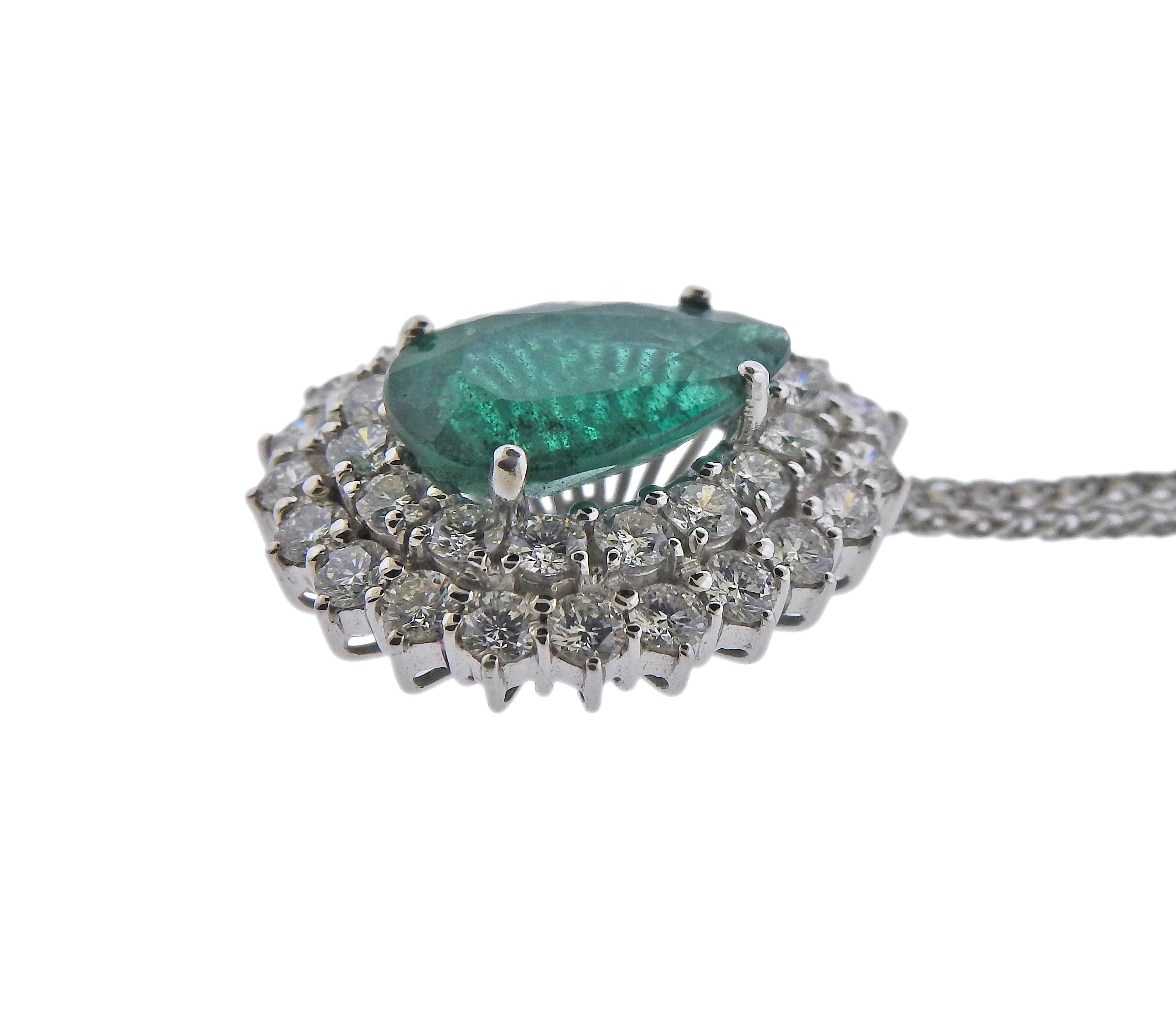 Pear Cut Emerald Diamond Gold Pendant Necklace For Sale