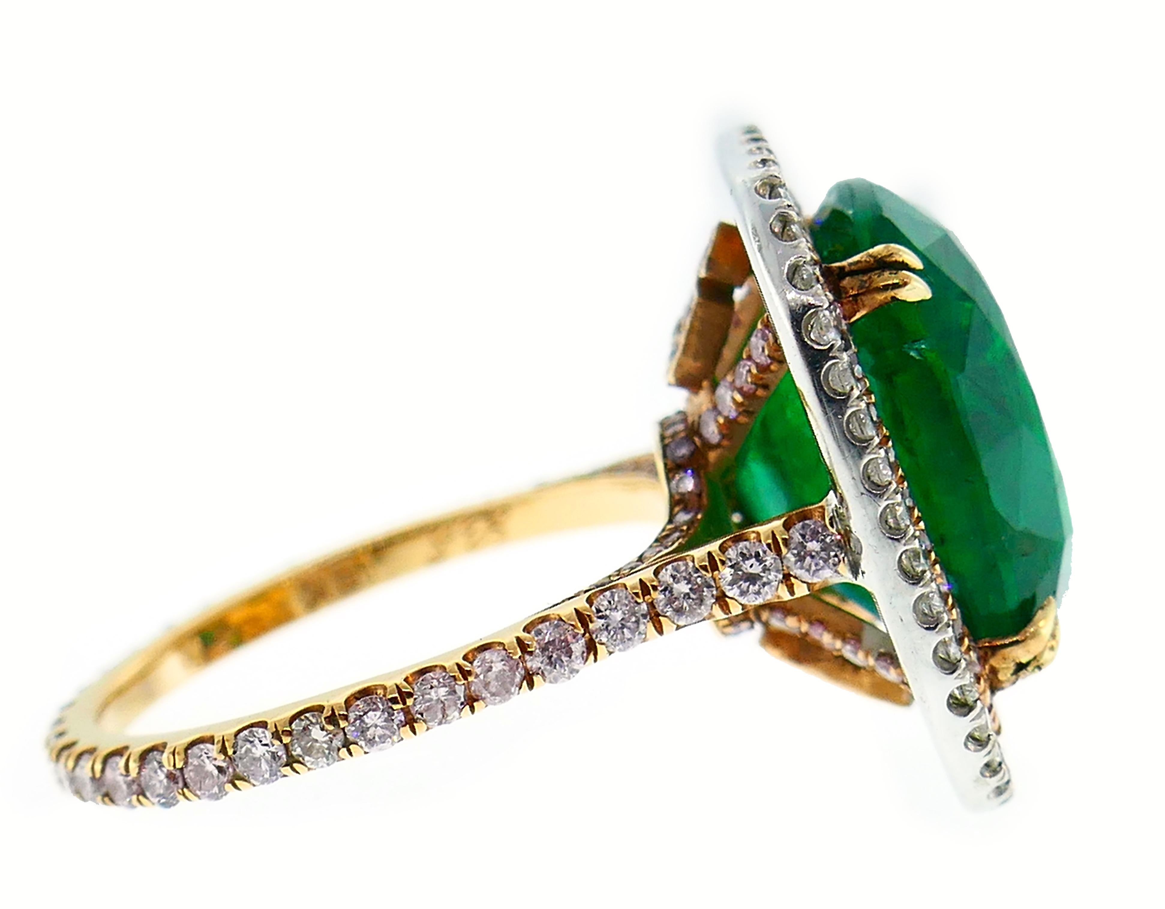 Emerald Diamond Gold Ring  In Good Condition In Beverly Hills, CA