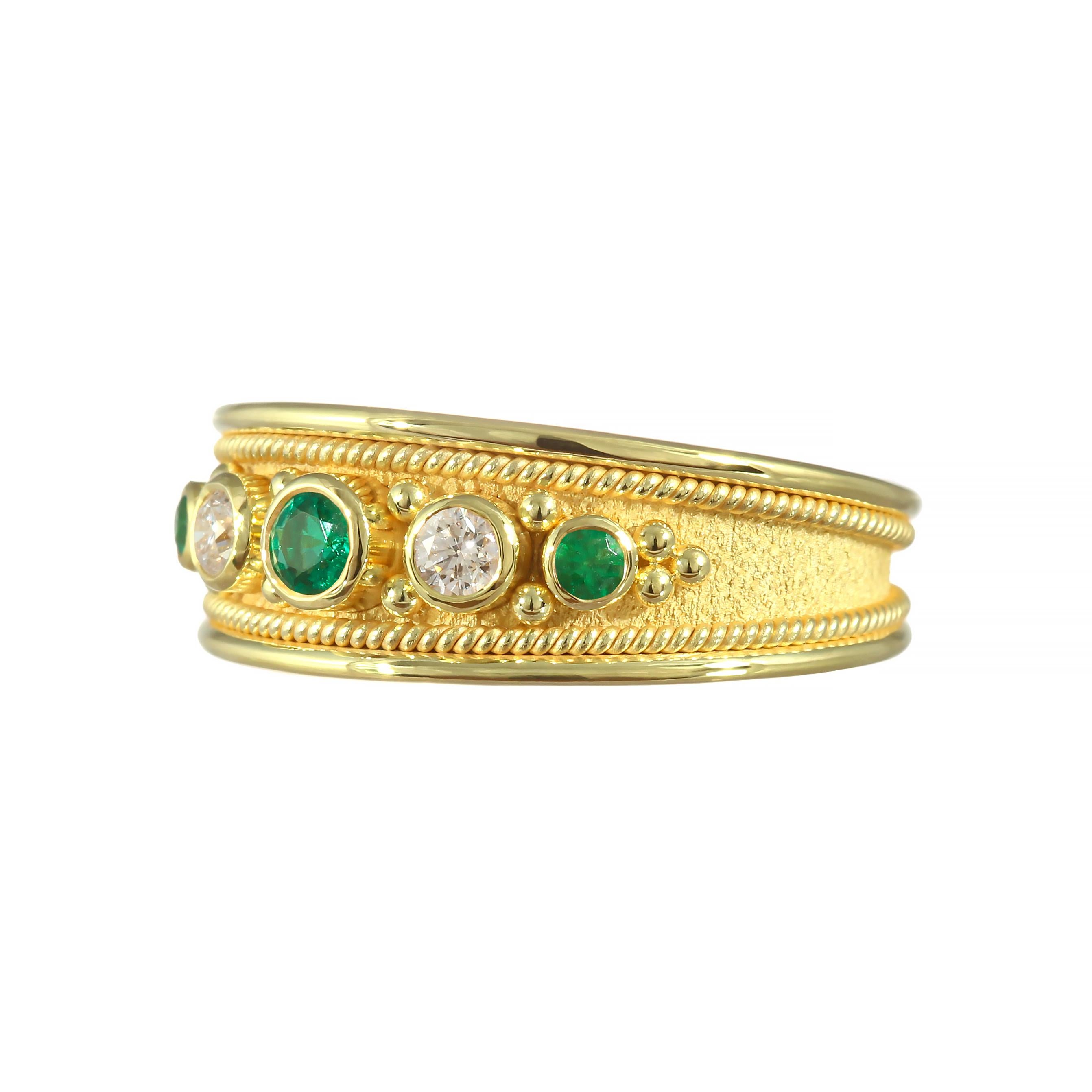 Round Cut Emerald Diamond Gold Ring For Sale