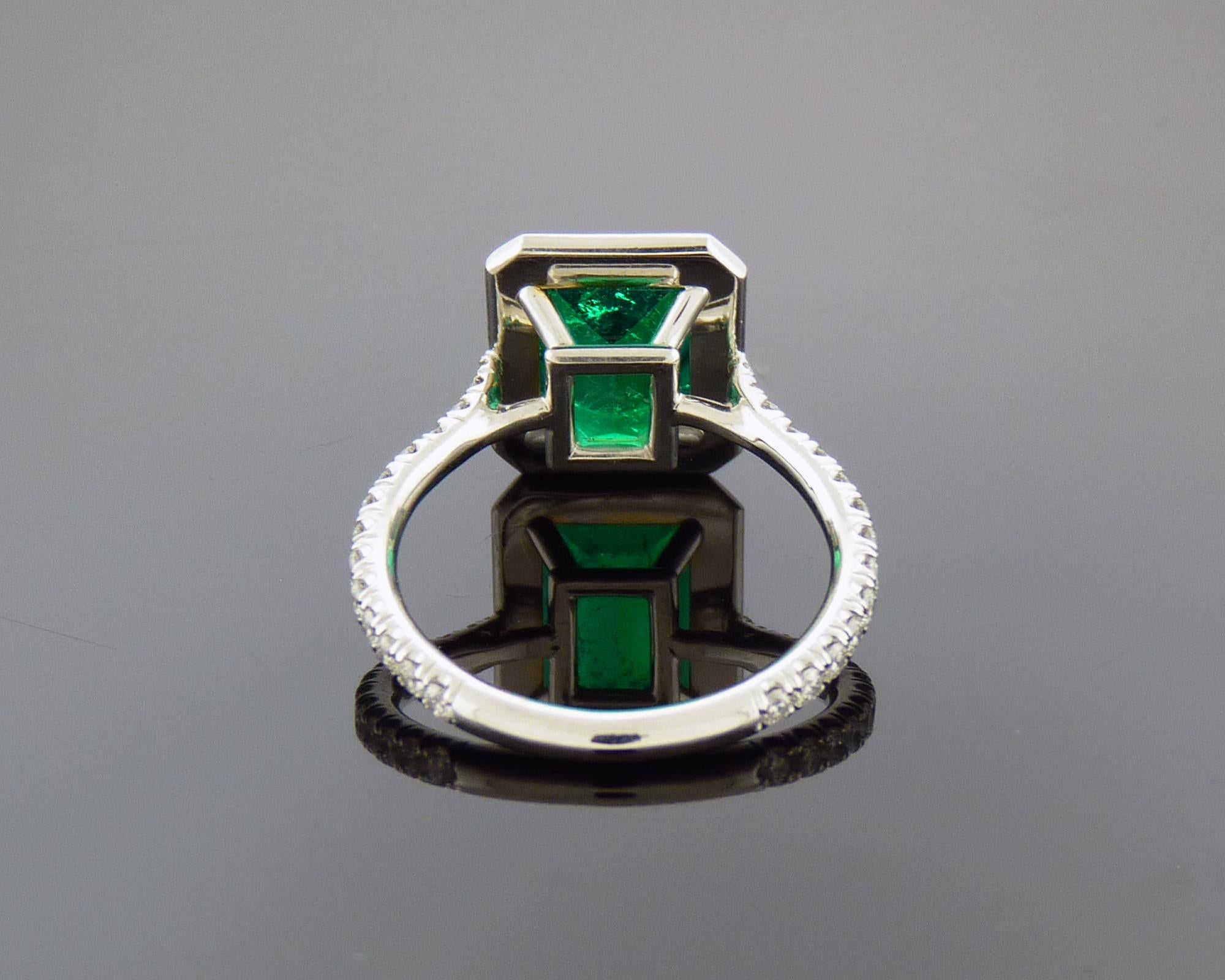Spectra Fine Jewelry GRS Certified Colombian Emerald Diamond Cocktail Ring In New Condition In New York, NY