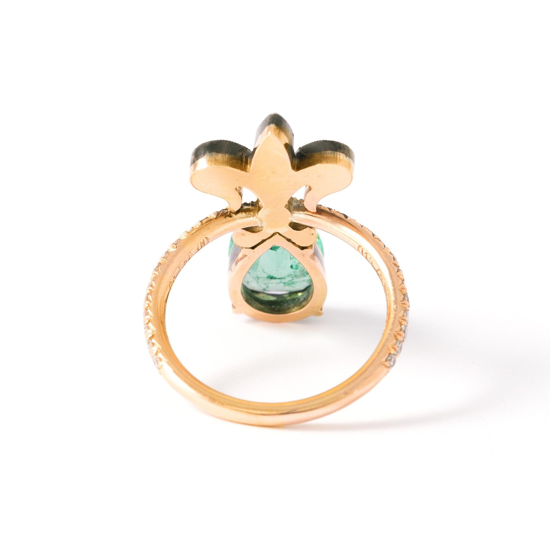 Emerald Diamond Gold Ring In New Condition For Sale In Geneva, CH