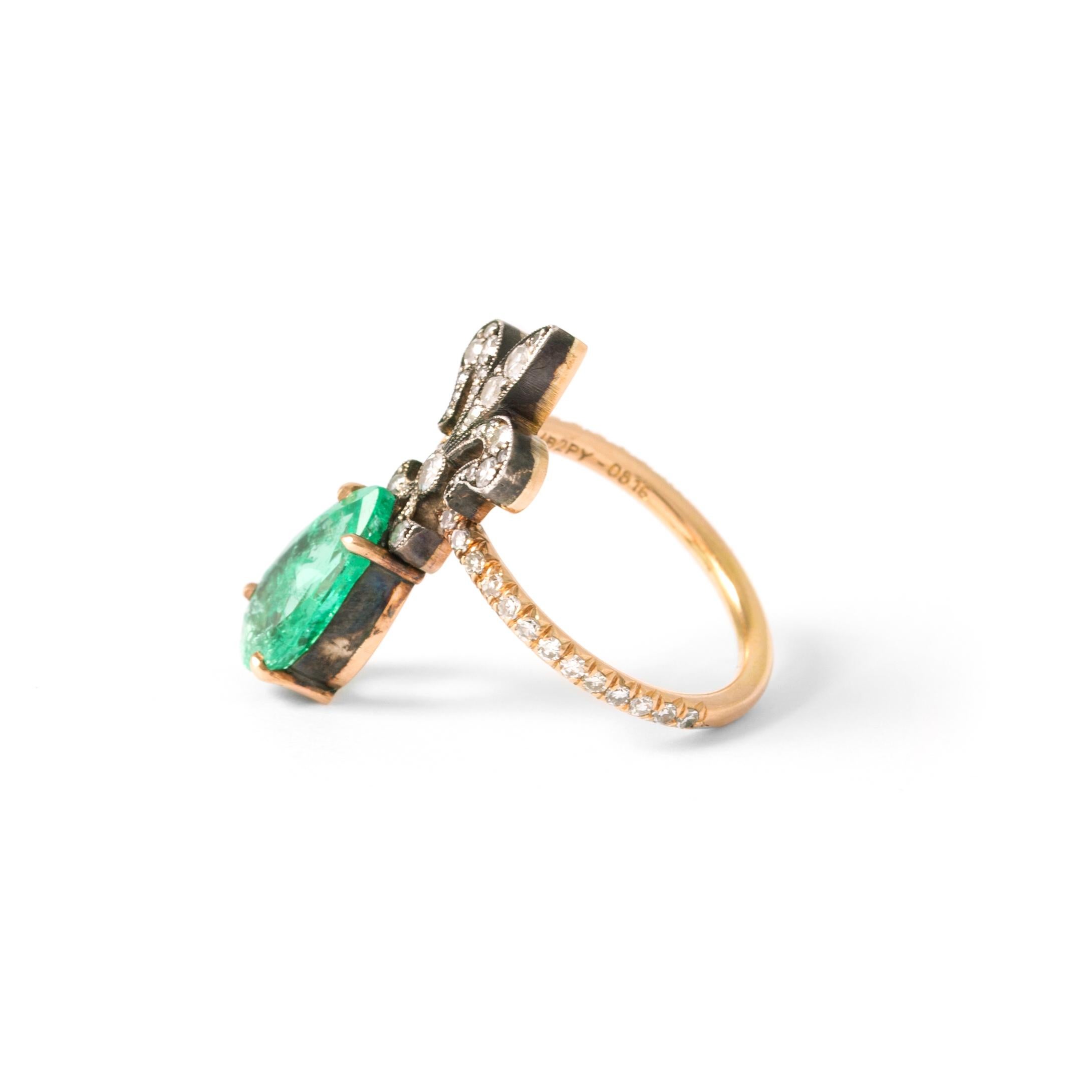 Women's or Men's Emerald Diamond Gold Ring For Sale