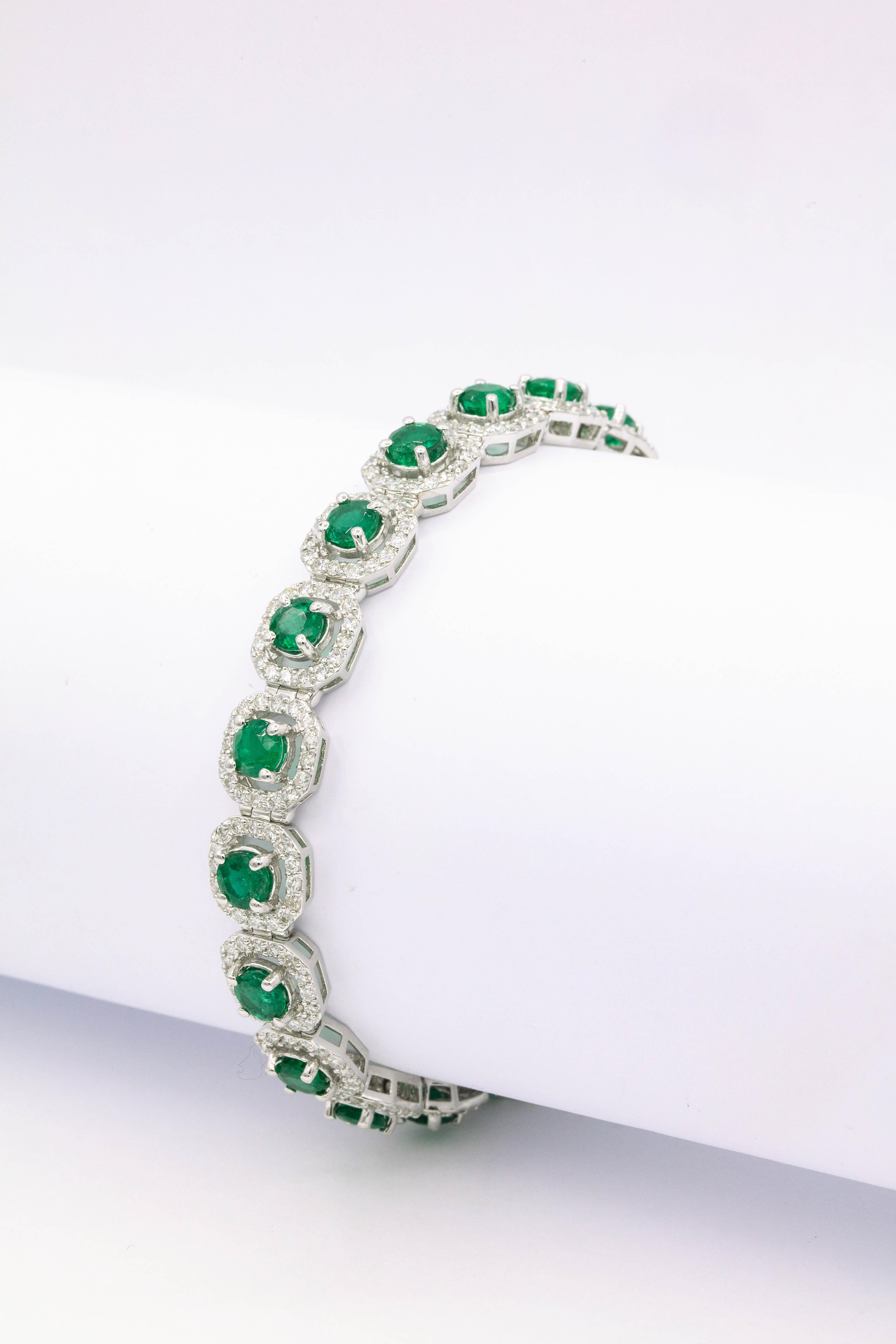 Emerald Diamond Halo Bracelet 10.52 Carat 18 Karat White Gold In New Condition In New York, NY