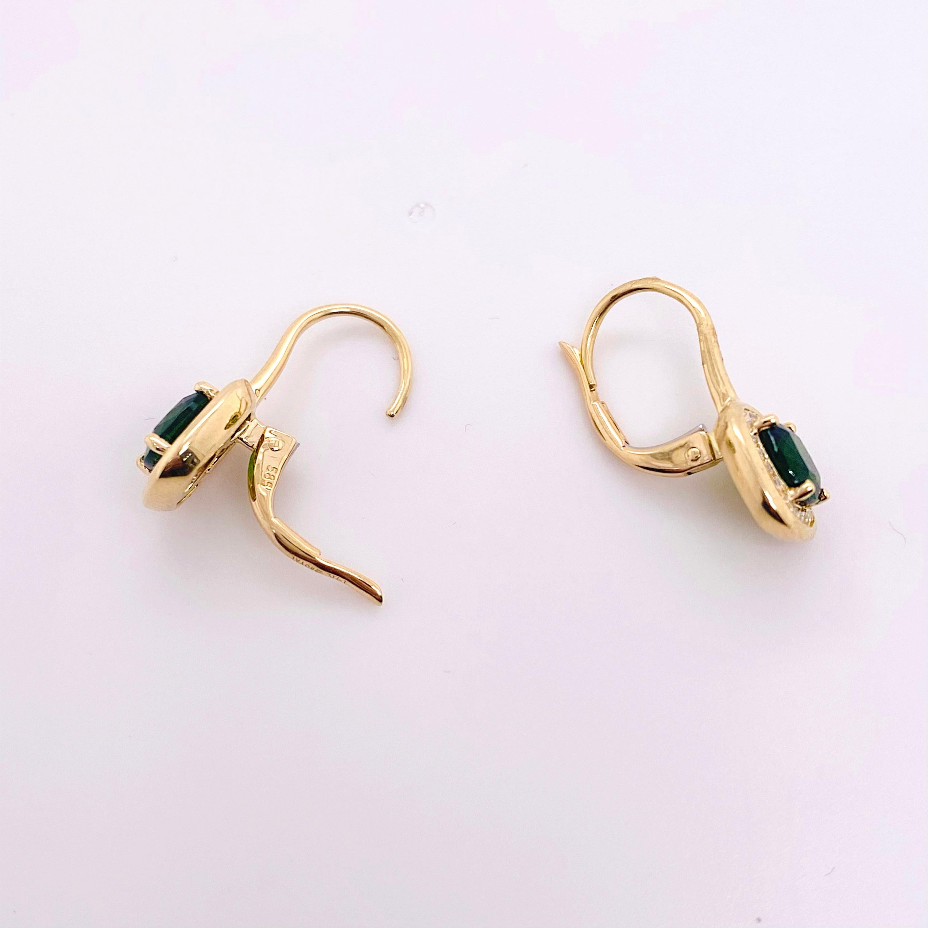 Moderne Boucles d'oreilles pendantes halo Halo en diamants de Russalite naturelle, diamant coussin en vente