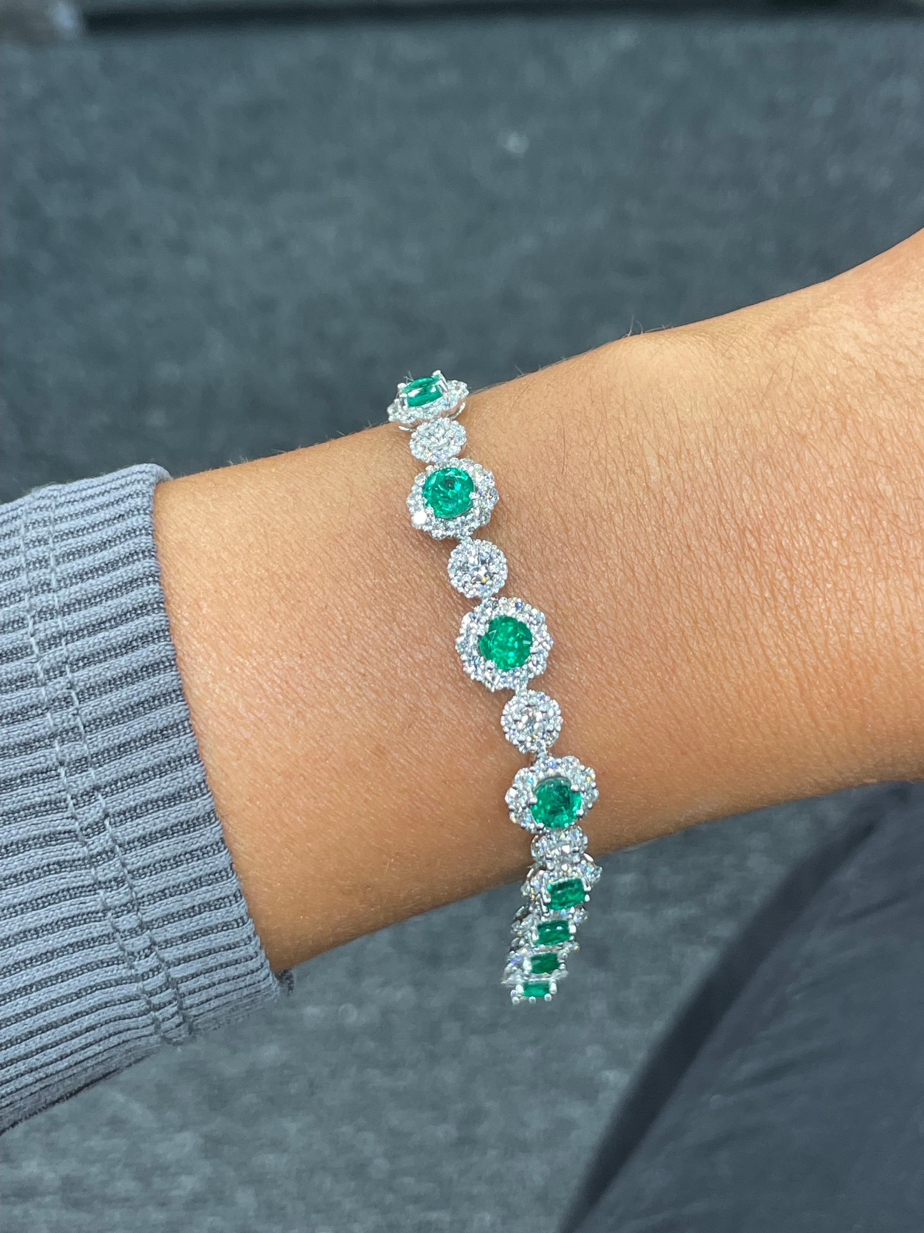 Emerald Diamond Halo Floral Link Bracelet 10.96 Carats 18 Karat White Gold For Sale 5