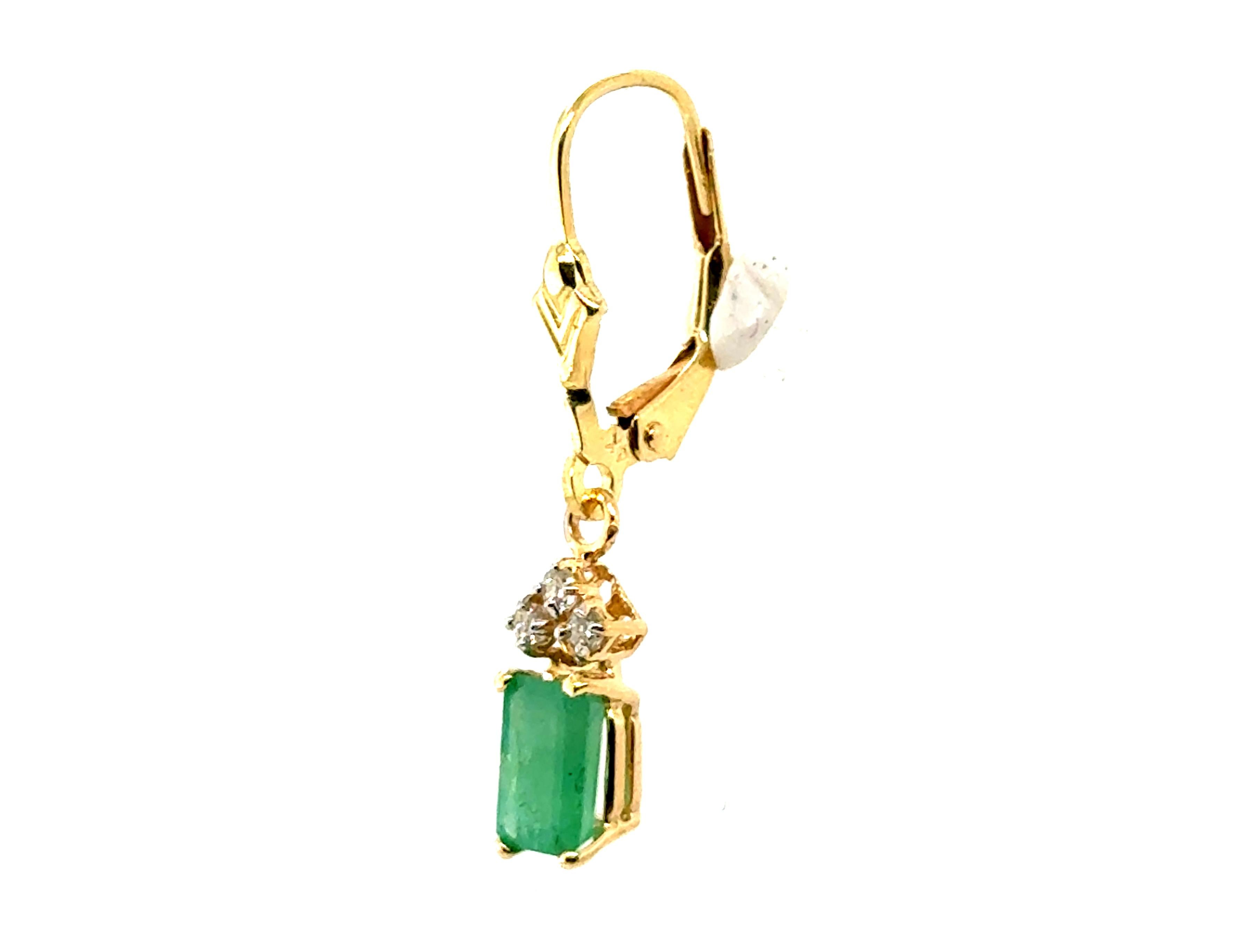 Emerald Diamond Leverback Earrings 1.50 Carat 14K Yellow Gold 1.50ct


Featuring 2 Natural Emerald Cut Emerald Gemstones

Accented by Genuine Mined Round Brilliant Cut Diamonds

$100 in Gold Value Alone

100% Natural Emeralds & Mined Diamonds

1.50