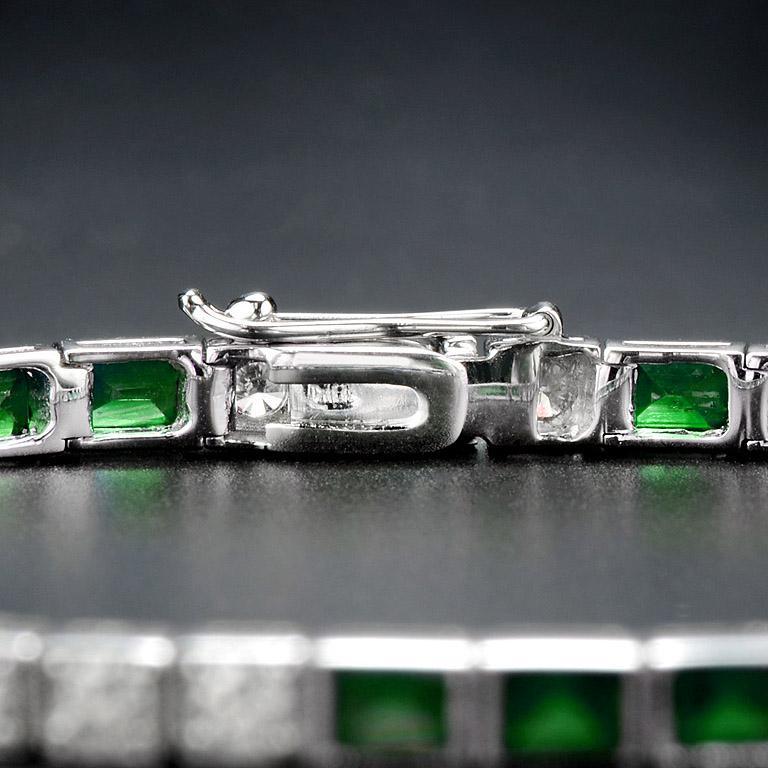 Square Emerald and Diamond Art Deco Style Tennis Bracelet in 18K White Gold For Sale 1